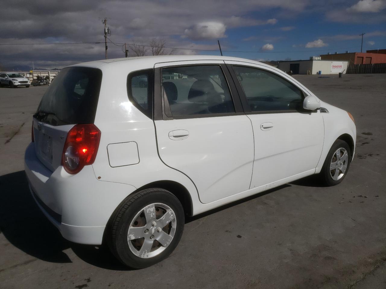 Photo 2 VIN: KL1TD6DE1BB241445 - CHEVROLET AVEO 