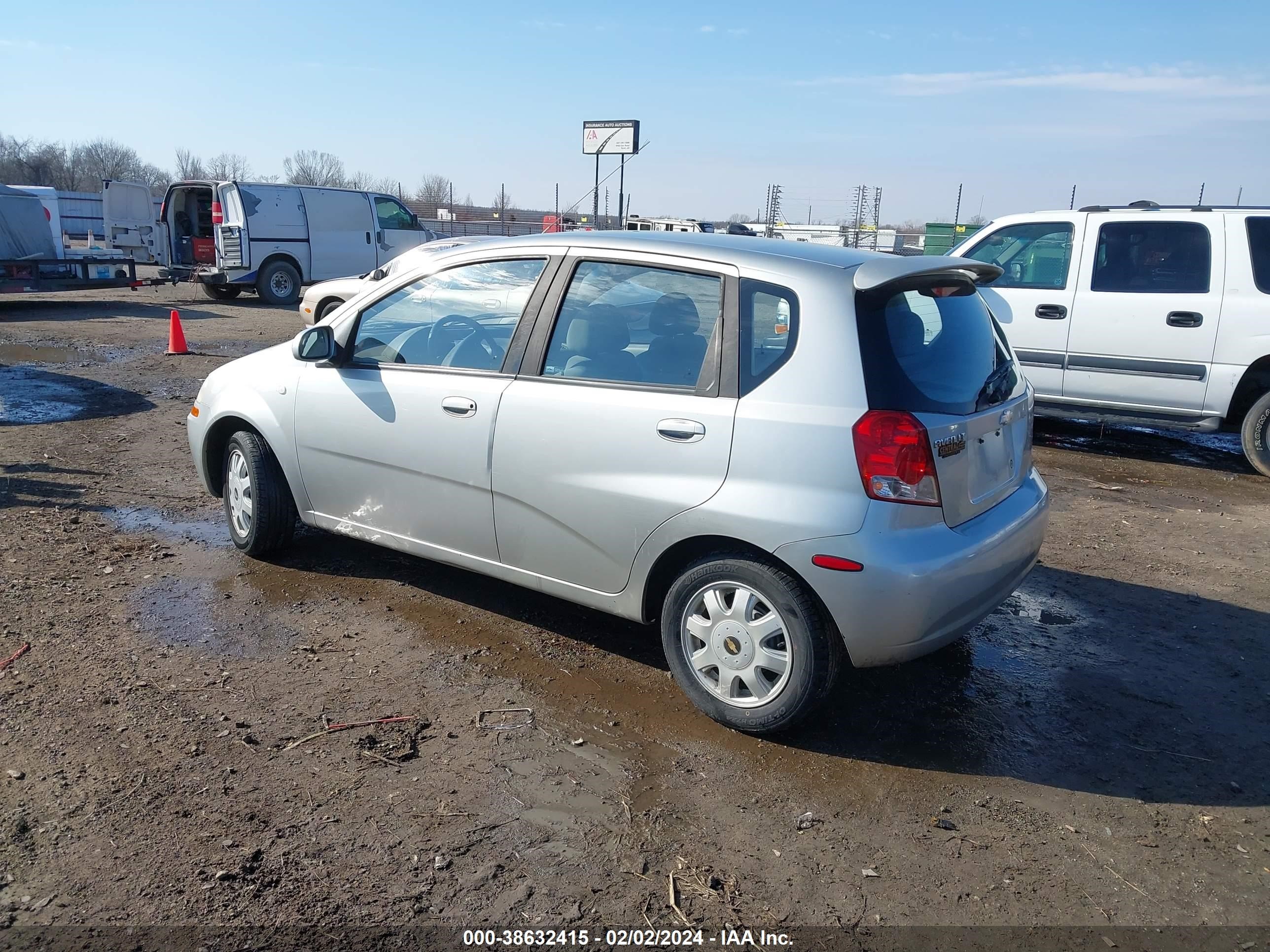 Photo 2 VIN: KL1TG626X5B397118 - CHEVROLET AVEO 