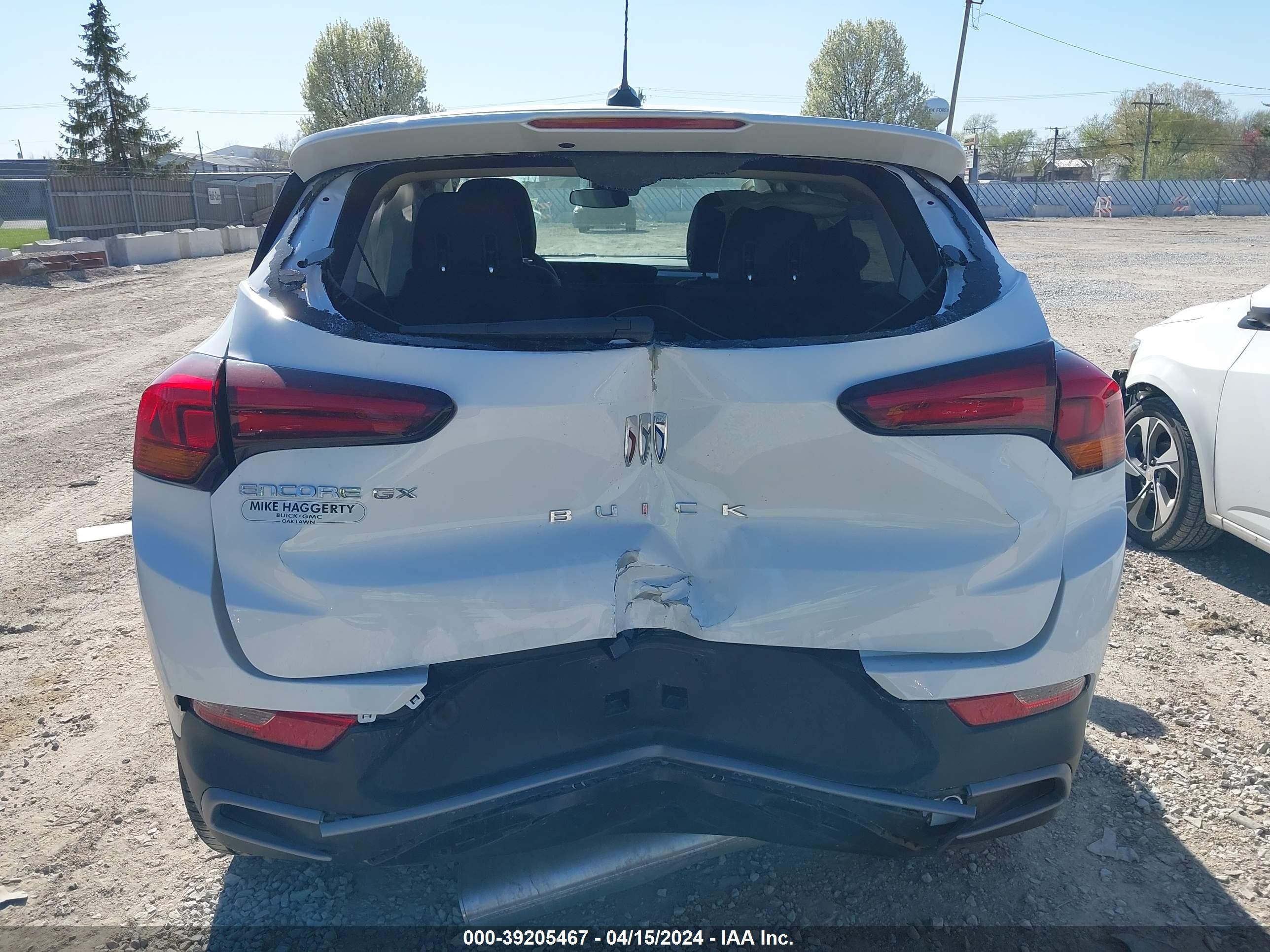 Photo 15 VIN: KL4AMBS24RB033727 - BUICK ENCORE GX 