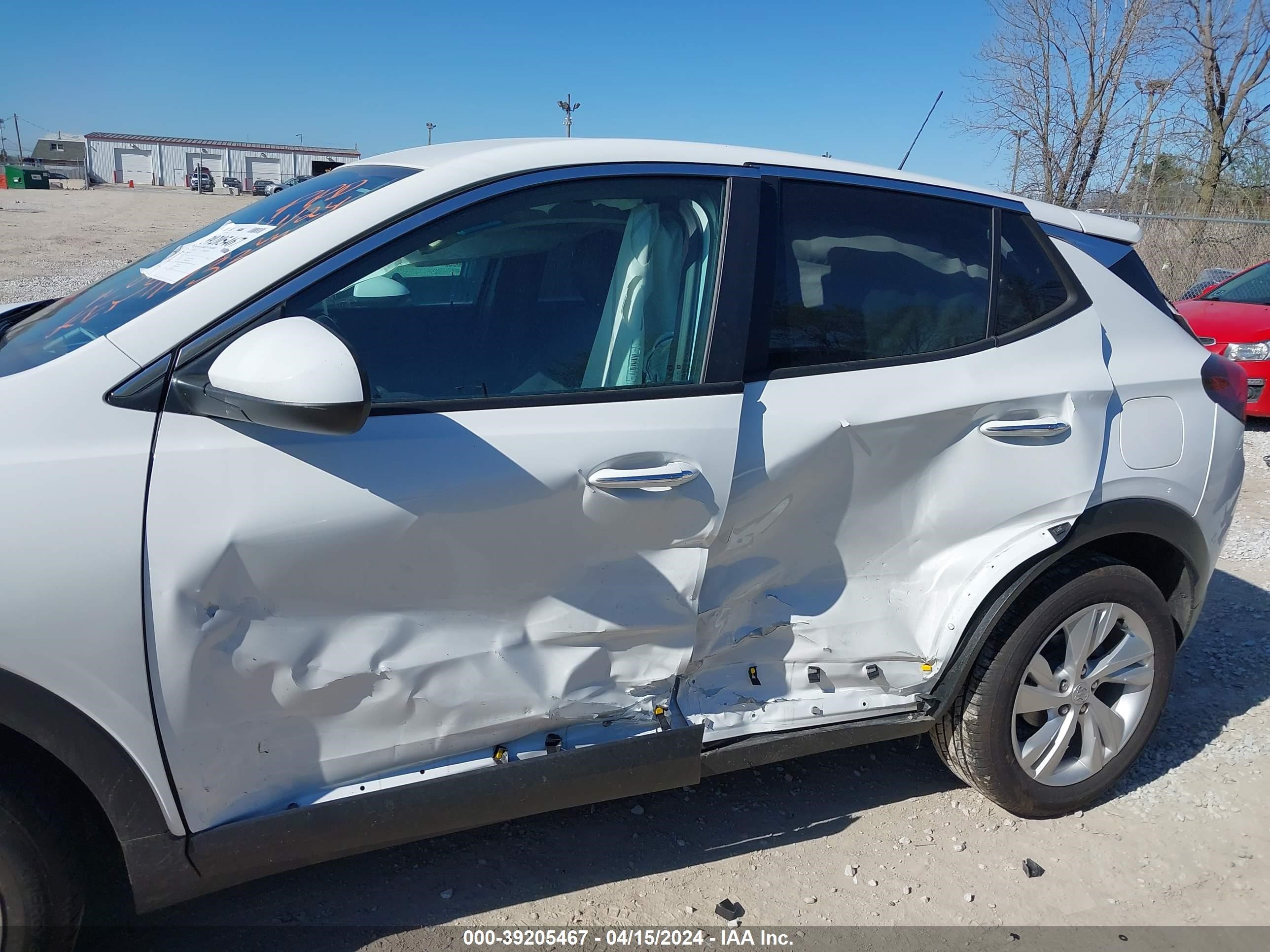 Photo 5 VIN: KL4AMBS24RB033727 - BUICK ENCORE GX 