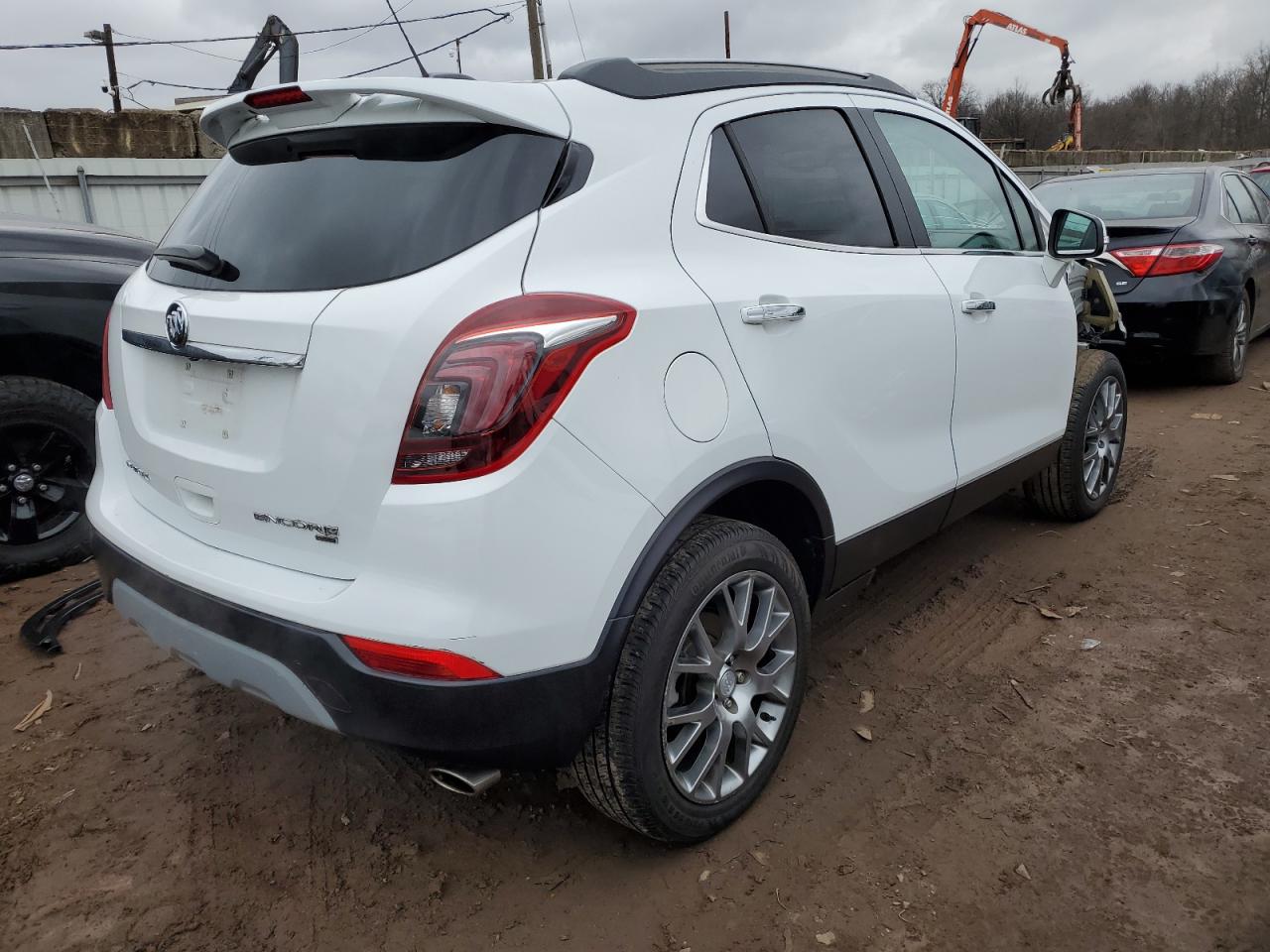 Photo 2 VIN: KL4CJ2SB0JB568401 - BUICK ENCORE 