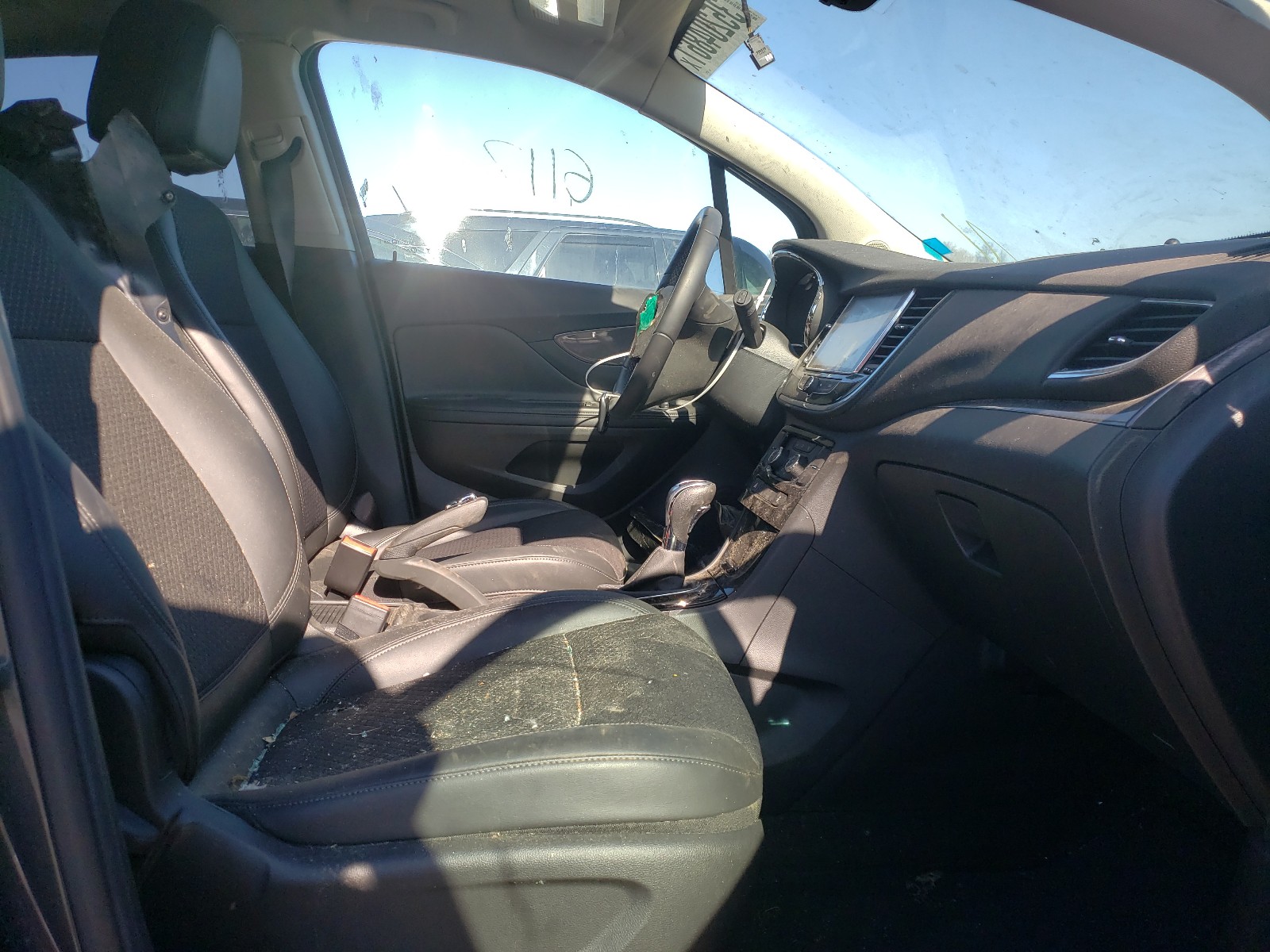 Photo 4 VIN: KL4CJ2SB0JB633523 - BUICK ENCORE SPO 