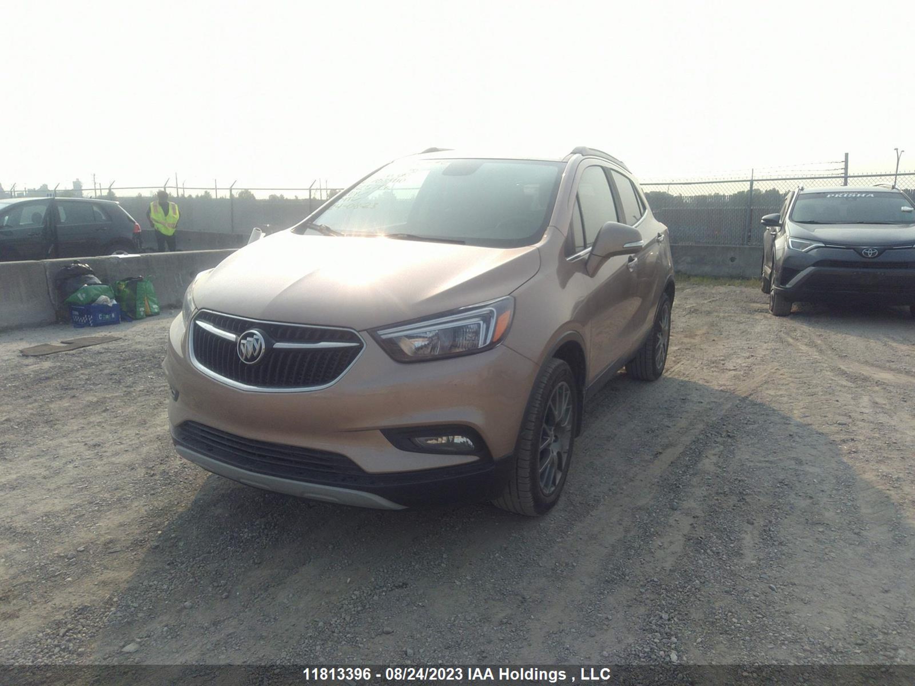 Photo 1 VIN: KL4CJ2SB1JB708410 - BUICK ENCORE 