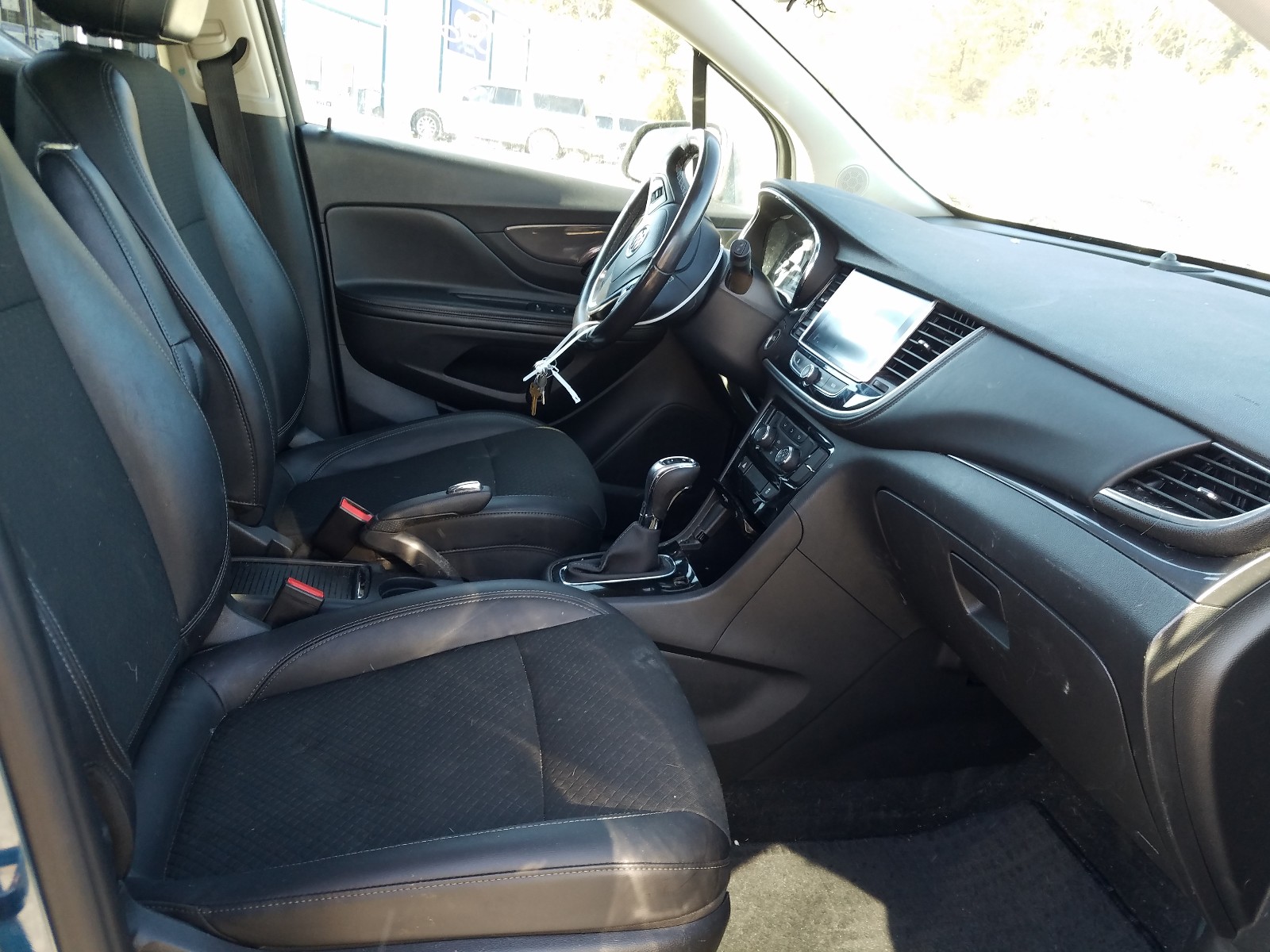 Photo 4 VIN: KL4CJ2SB4KB744058 - BUICK ENCORE SPO 