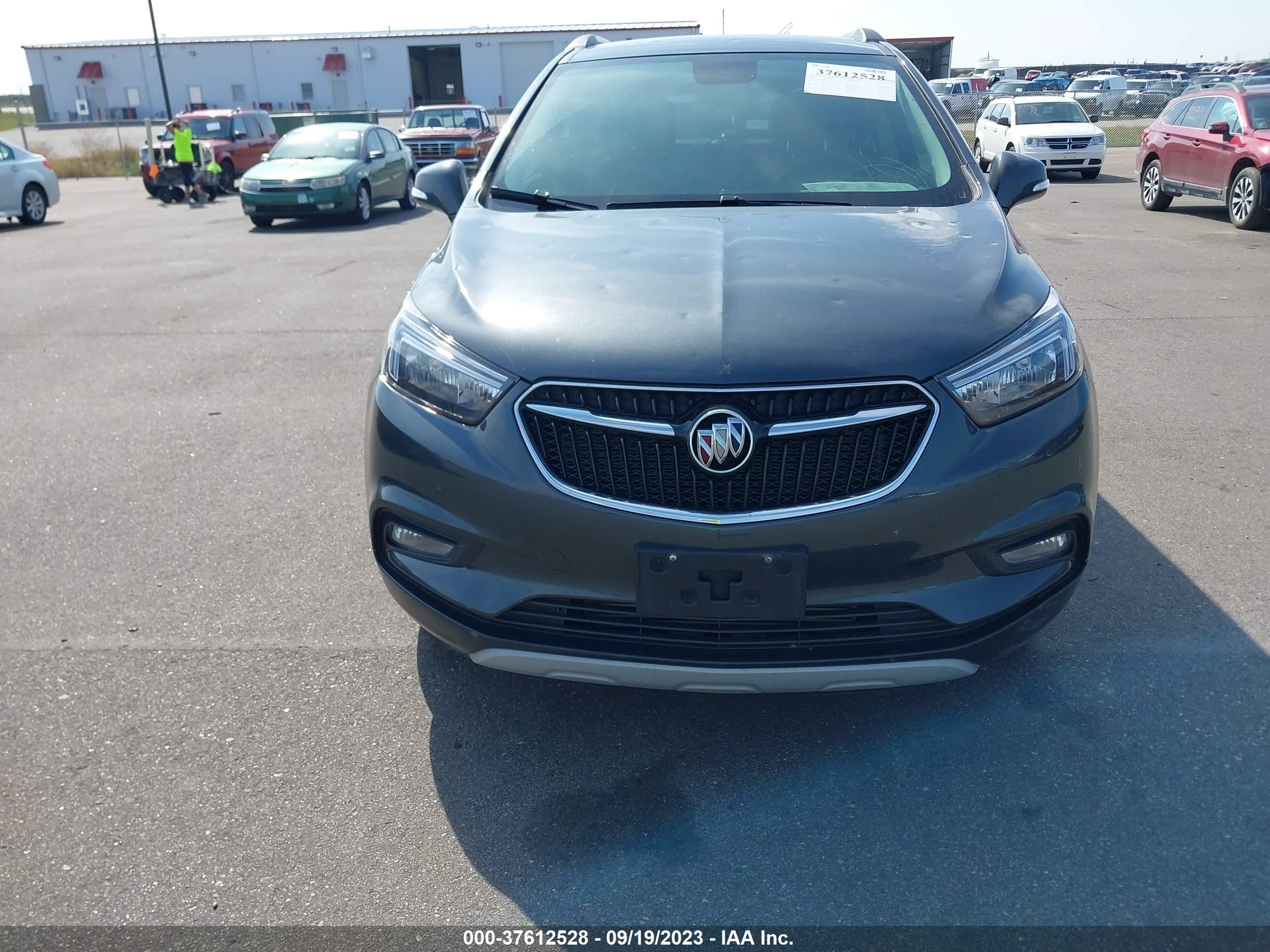 Photo 11 VIN: KL4CJ2SB9JB619328 - BUICK ENCORE 