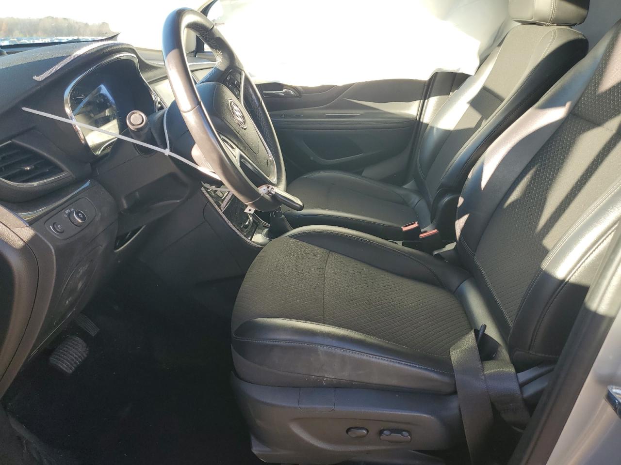 Photo 6 VIN: KL4CJASB0JB624914 - BUICK ENCORE 