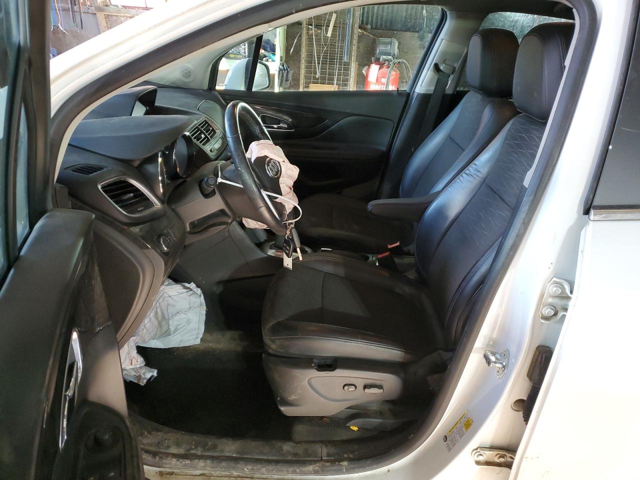 Photo 6 VIN: KL4CJASB2GB562182 - BUICK ENCORE 