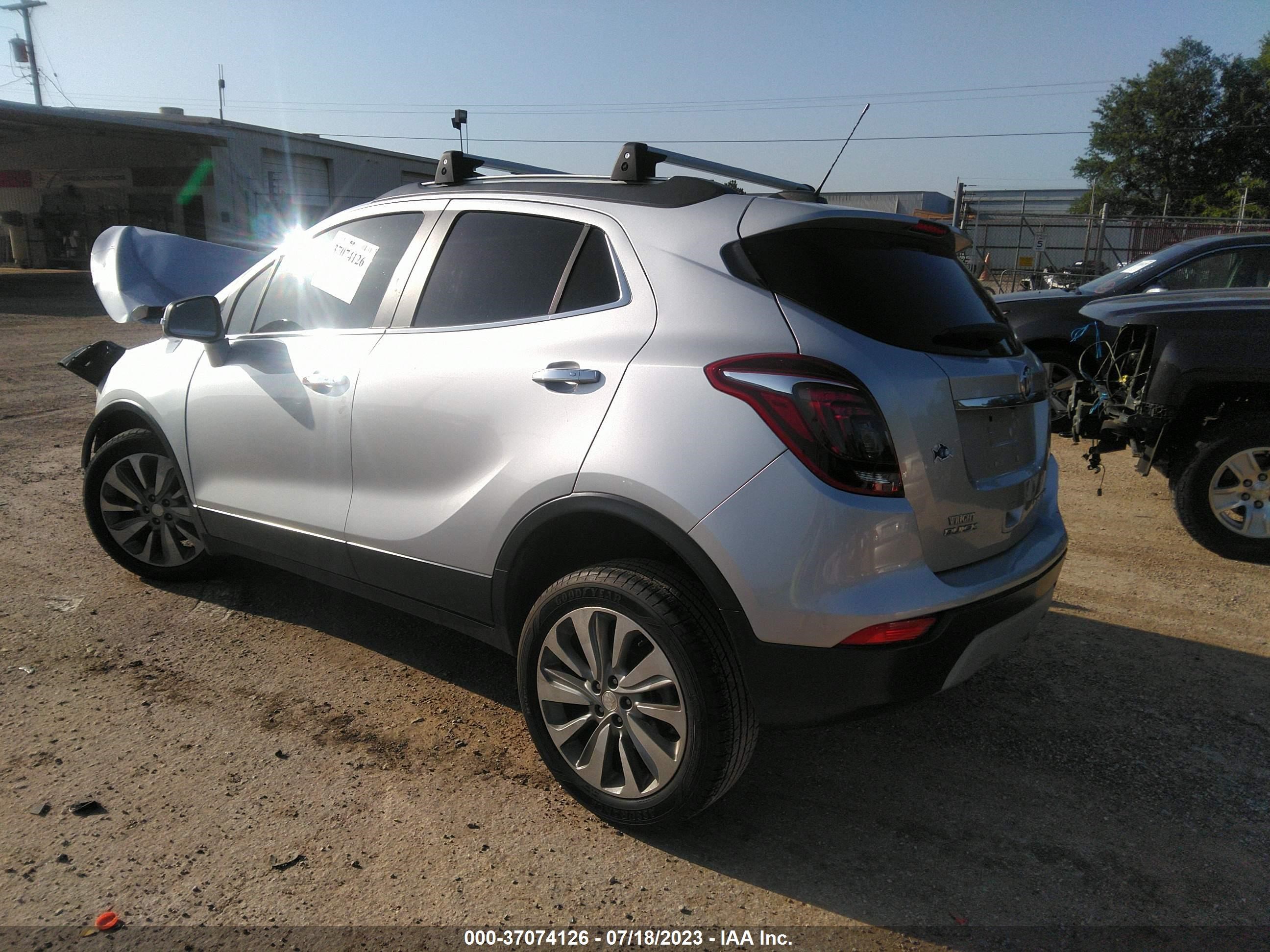 Photo 2 VIN: KL4CJASB2JB681910 - BUICK ENCORE 