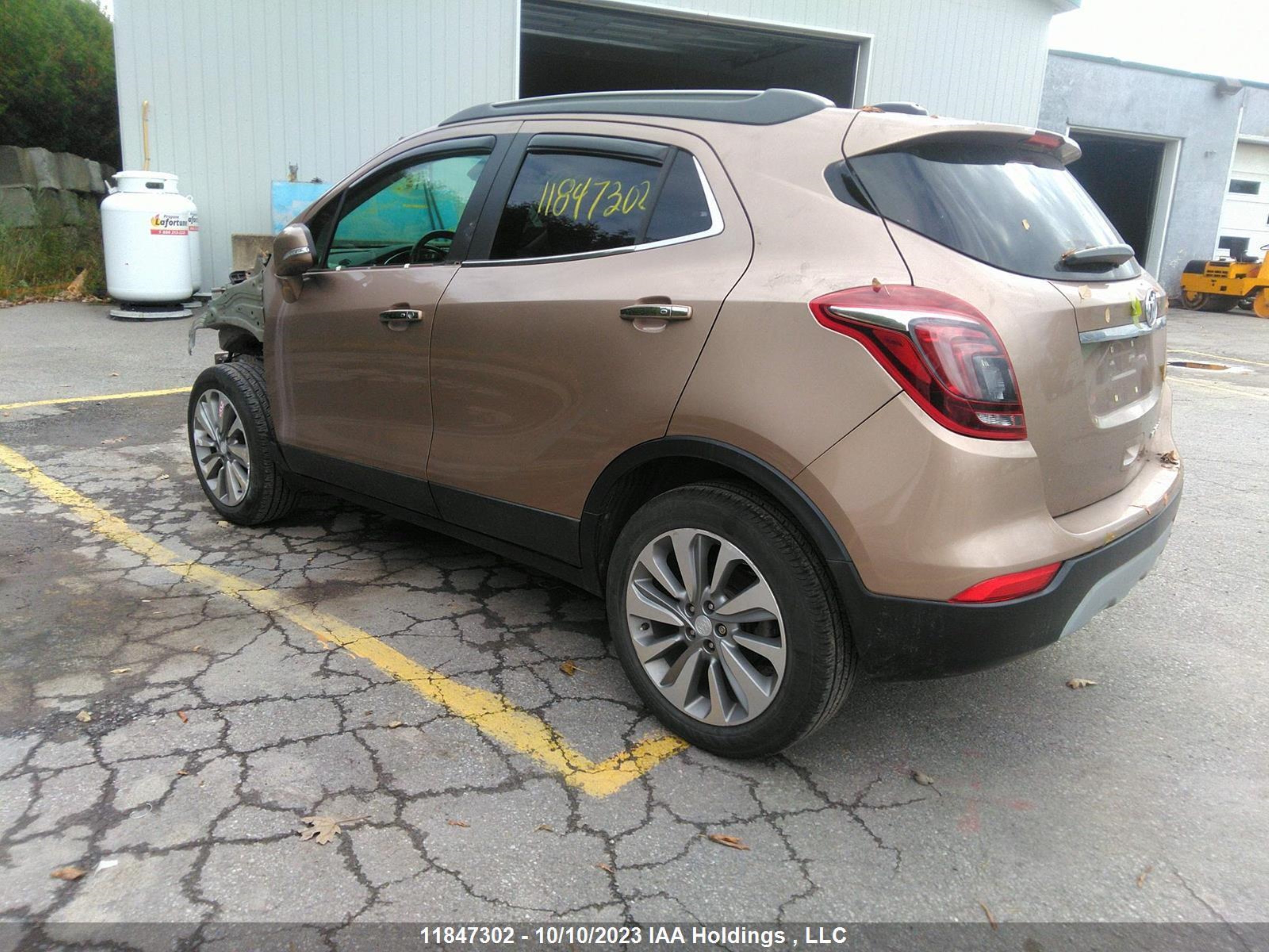 Photo 2 VIN: KL4CJASB2KB920115 - BUICK ENCORE 