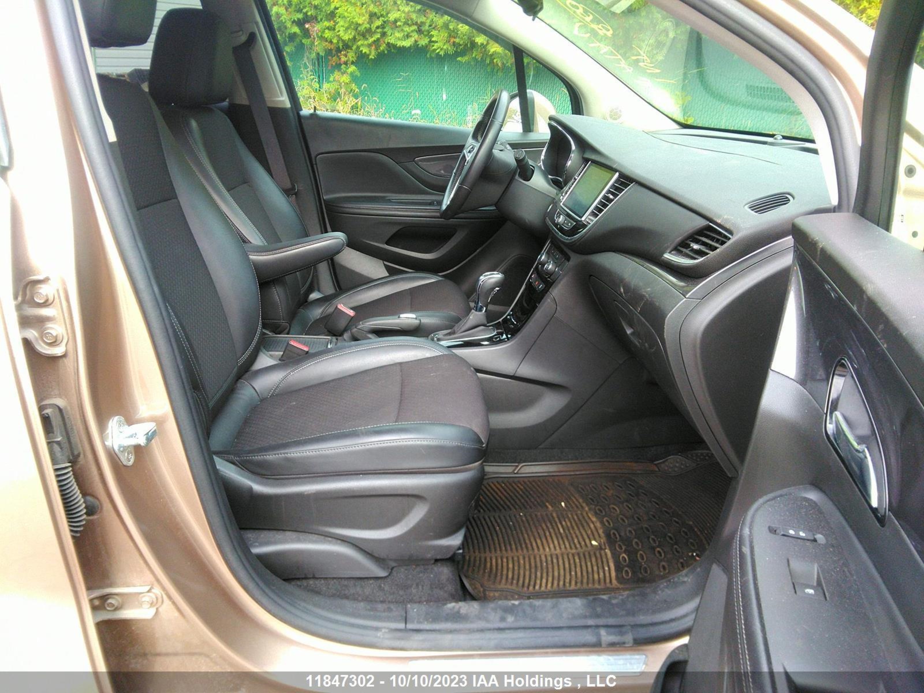 Photo 4 VIN: KL4CJASB2KB920115 - BUICK ENCORE 