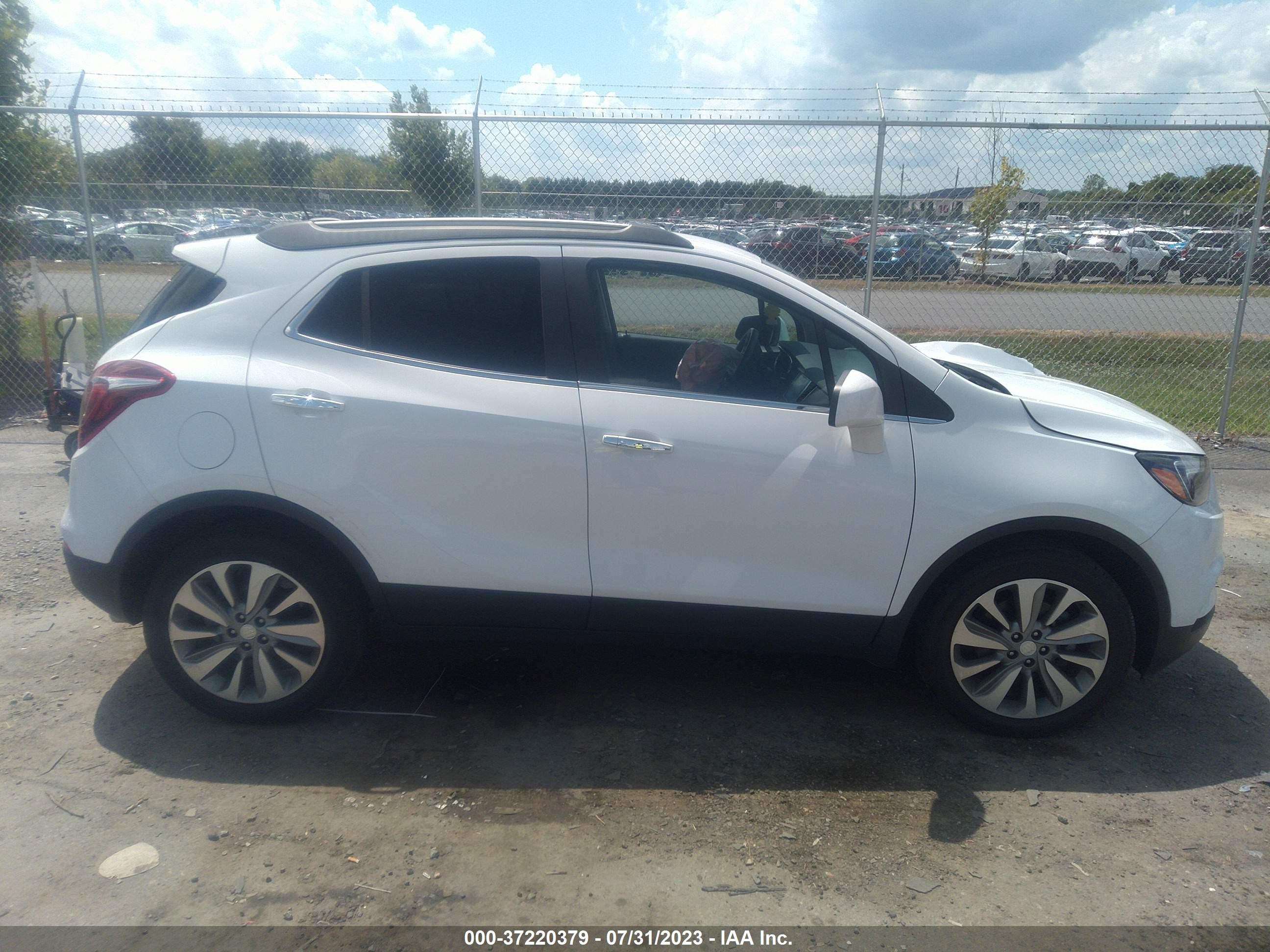 Photo 12 VIN: KL4CJASB2LB071315 - BUICK ENCORE 