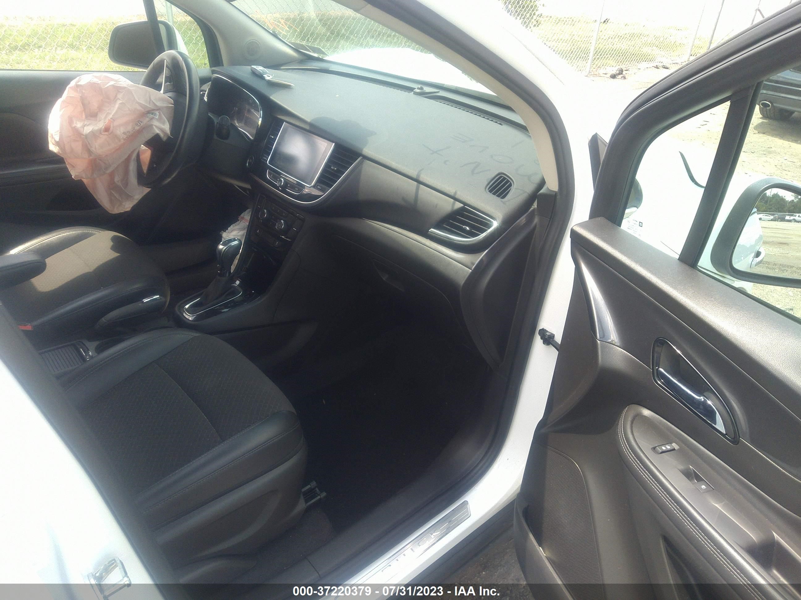 Photo 4 VIN: KL4CJASB2LB071315 - BUICK ENCORE 