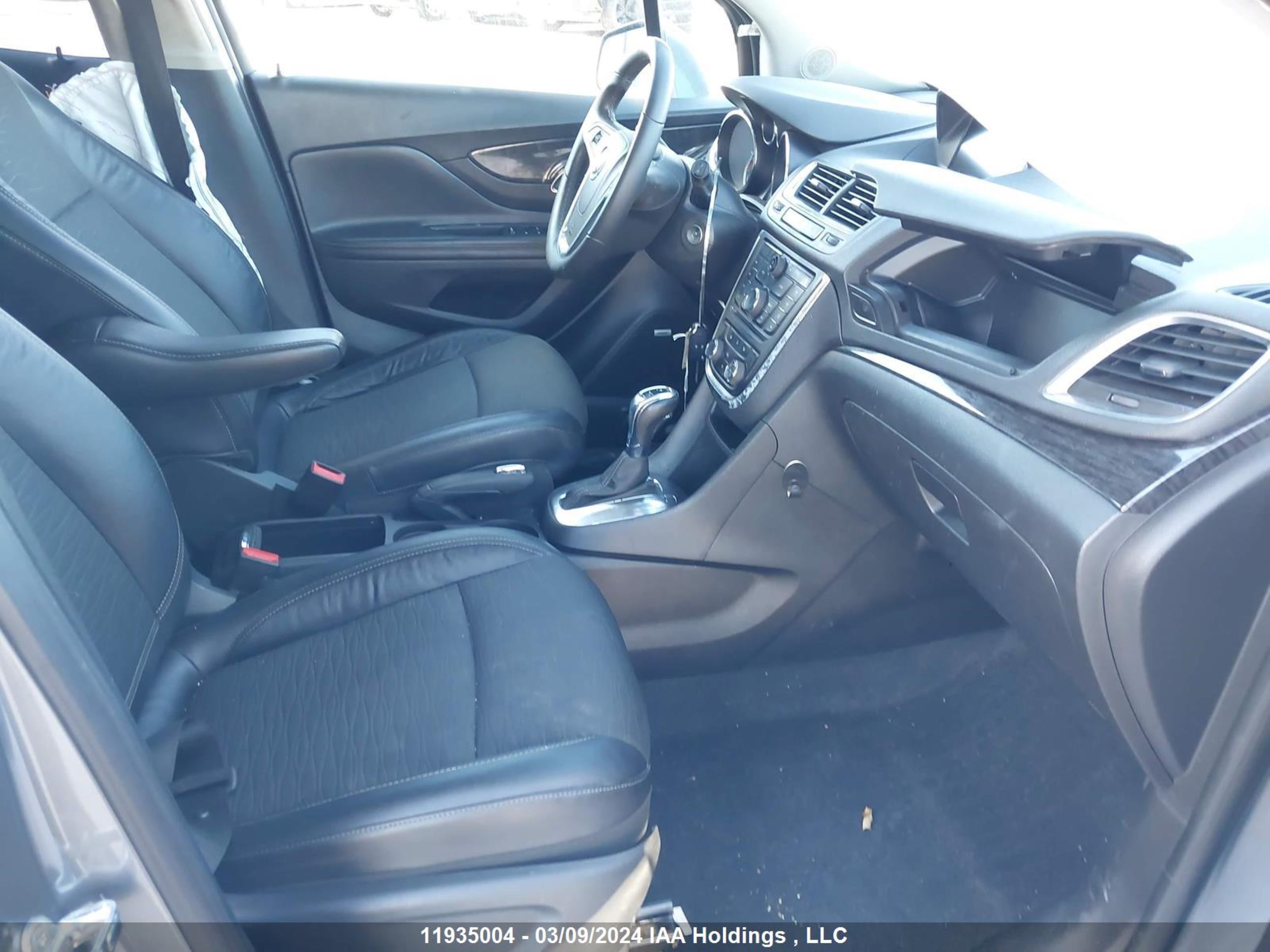 Photo 4 VIN: KL4CJASB4FB038059 - BUICK ENCORE 