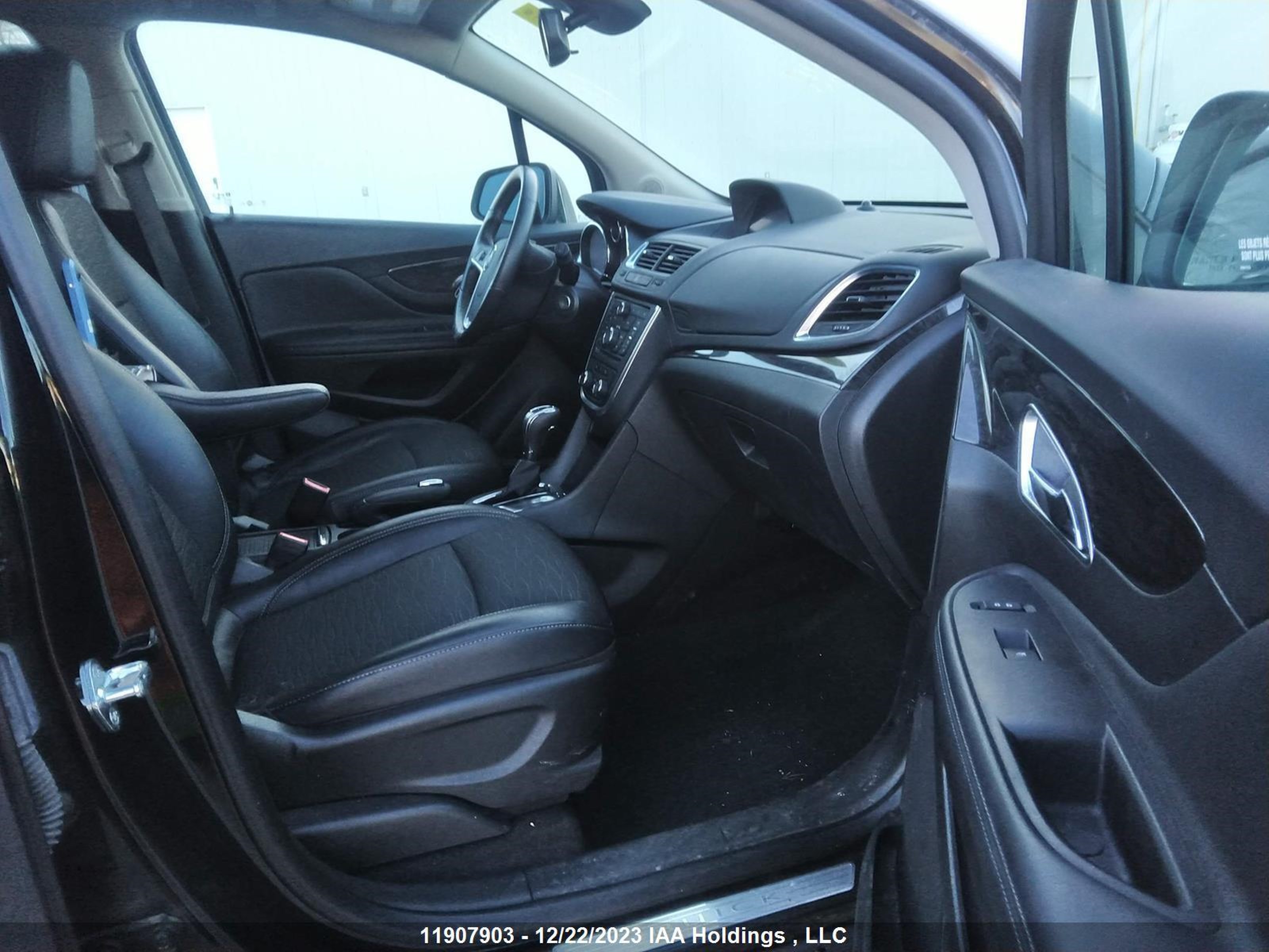 Photo 4 VIN: KL4CJASB4GB675647 - BUICK ENCORE 