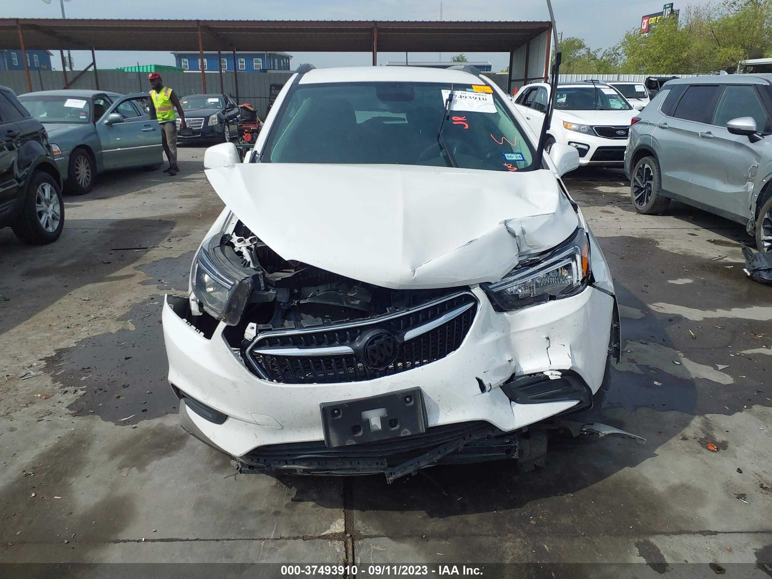 Photo 10 VIN: KL4CJASB5LB049857 - BUICK ENCORE 