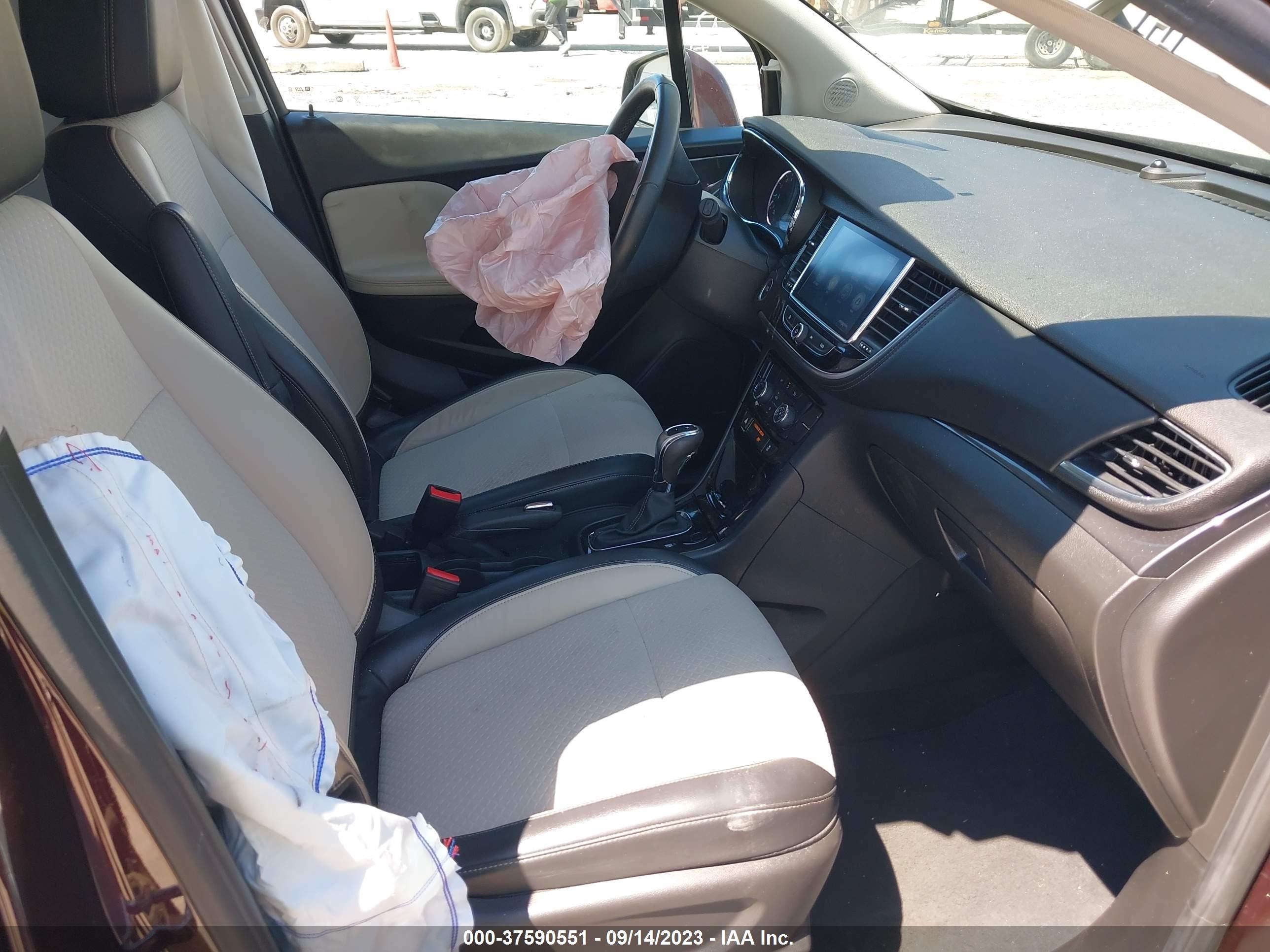 Photo 4 VIN: KL4CJASB6HB229811 - BUICK ENCORE 