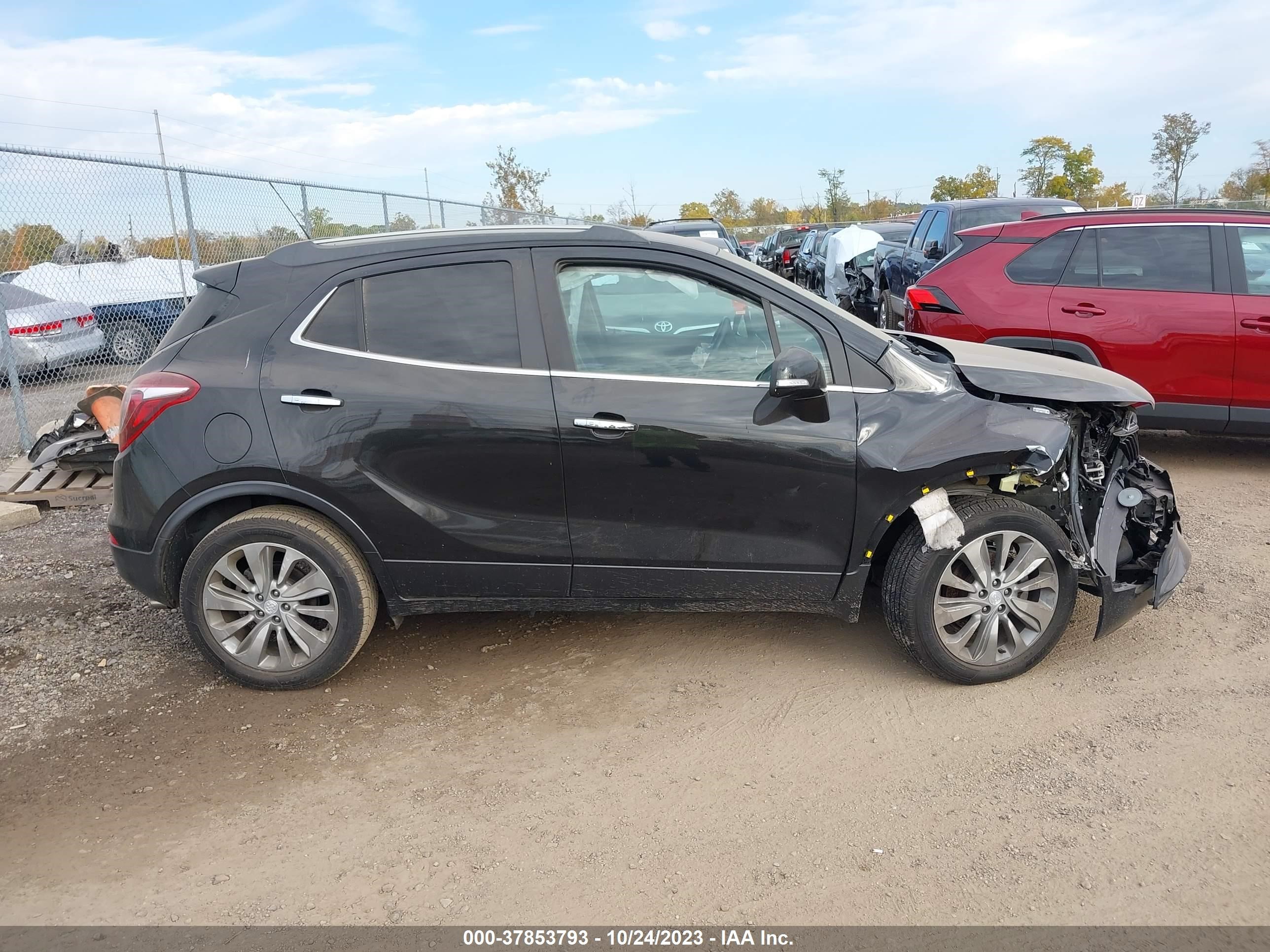 Photo 12 VIN: KL4CJASB6JB561673 - BUICK ENCORE 