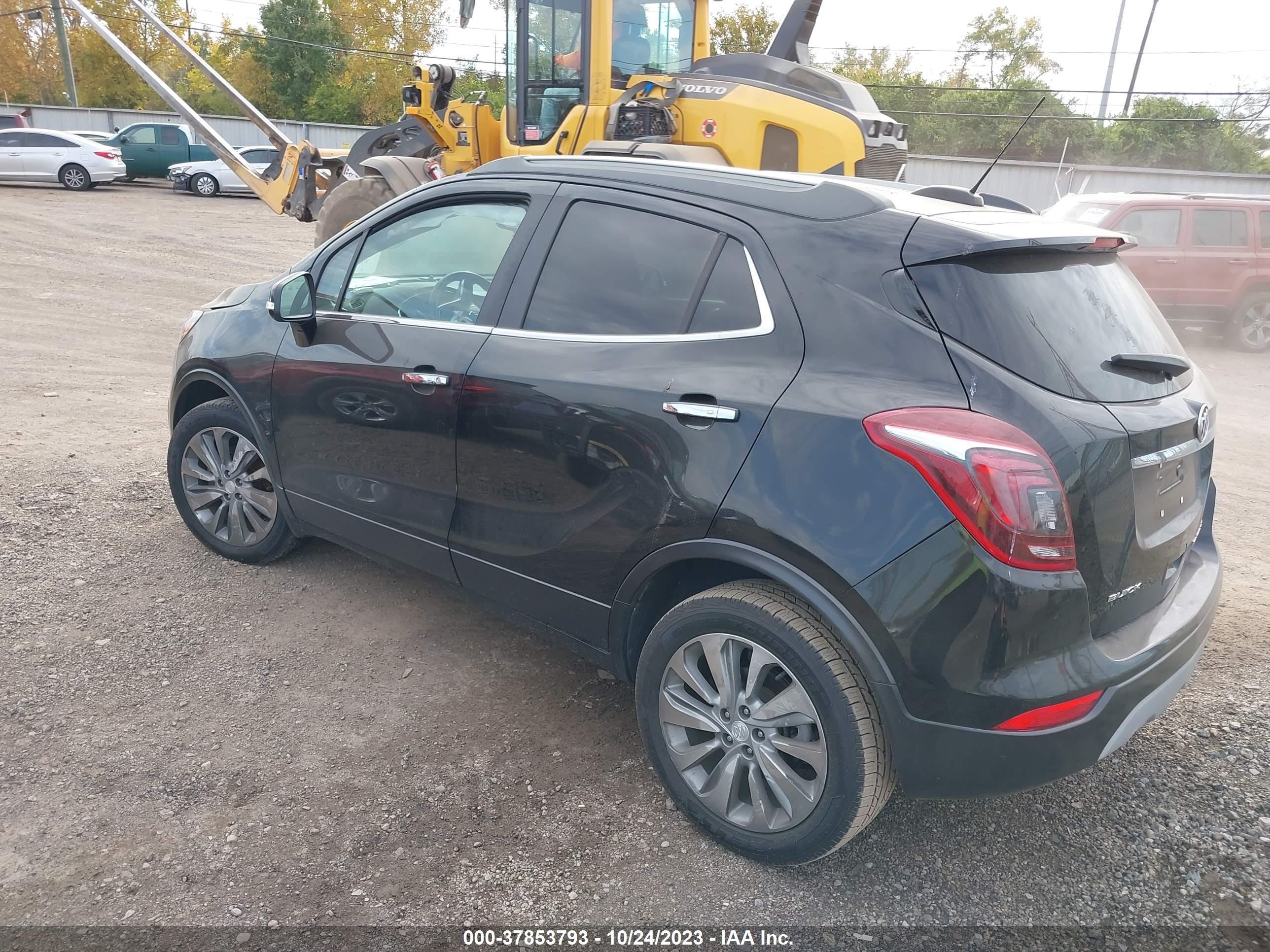 Photo 2 VIN: KL4CJASB6JB561673 - BUICK ENCORE 