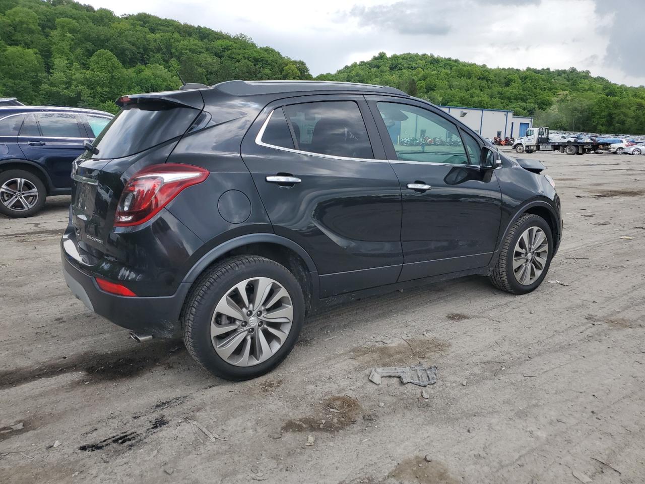 Photo 2 VIN: KL4CJASB6JB693915 - BUICK ENCORE 