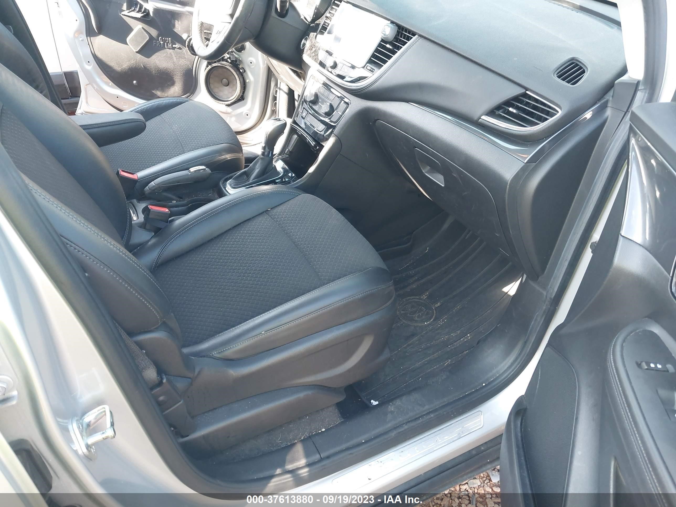 Photo 4 VIN: KL4CJASB7HB012607 - BUICK ENCORE 