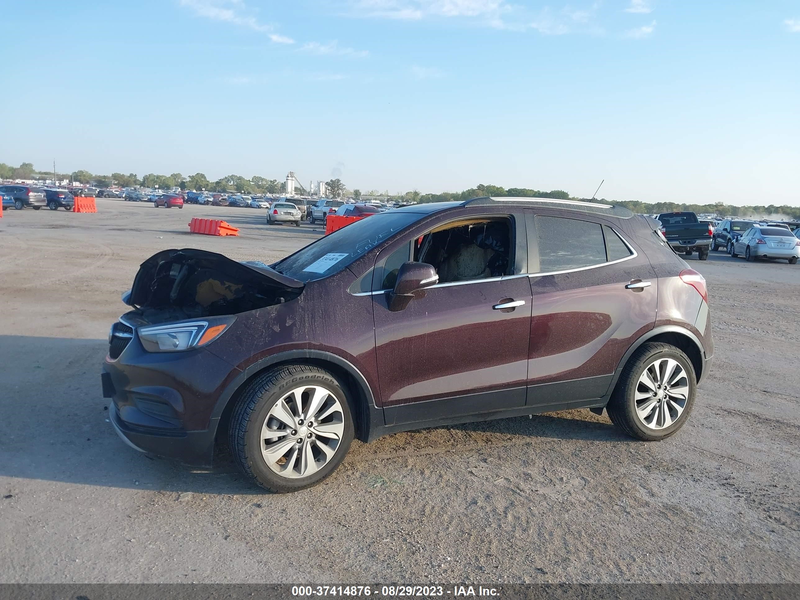 Photo 11 VIN: KL4CJASB7JB678890 - BUICK ENCORE 