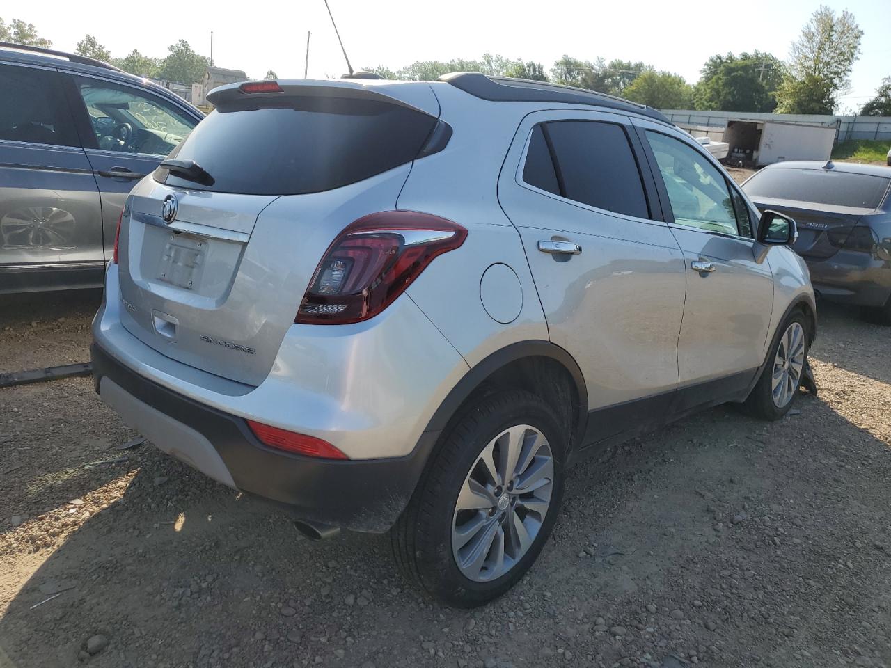 Photo 2 VIN: KL4CJASB8JB591547 - BUICK ENCORE 