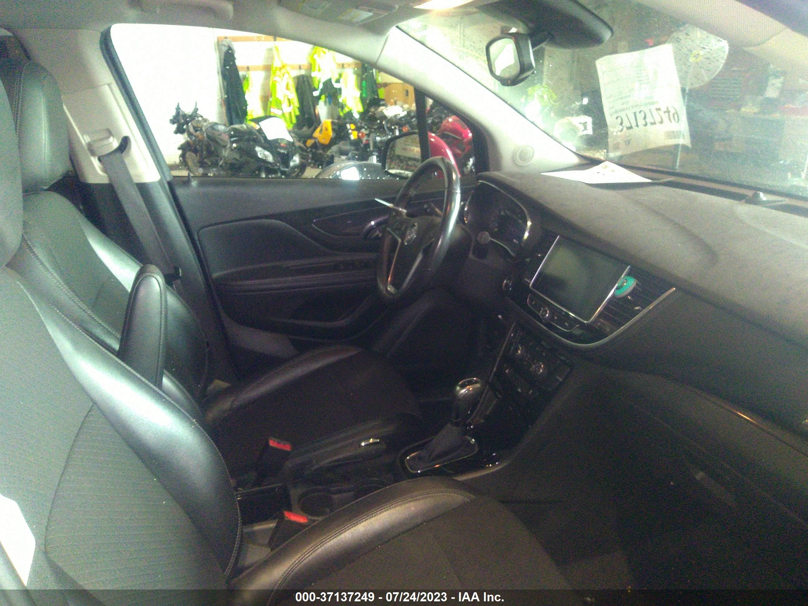 Photo 4 VIN: KL4CJASB8KB828166 - BUICK ENCORE 