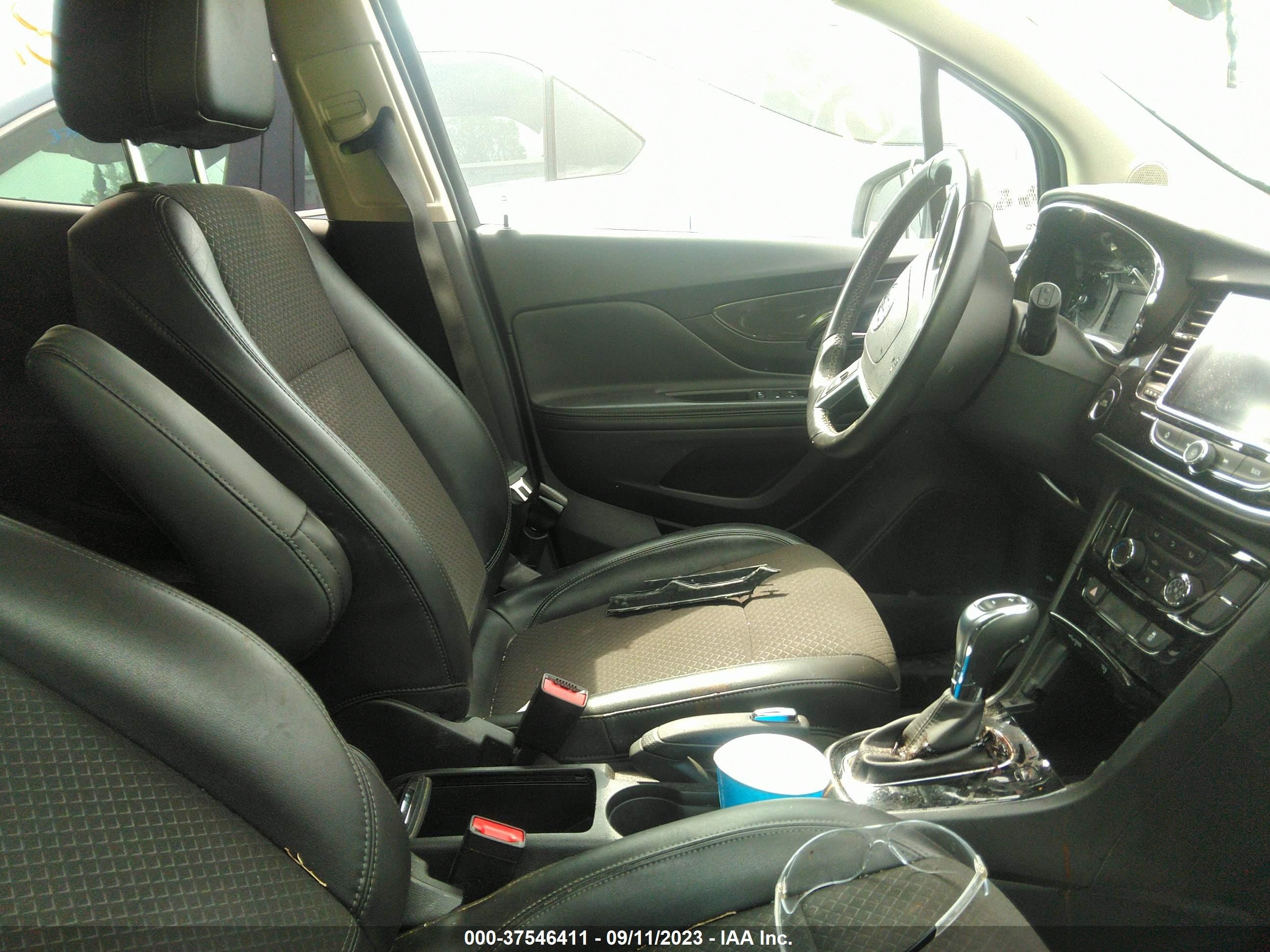 Photo 4 VIN: KL4CJASB8KB883362 - BUICK ENCORE 