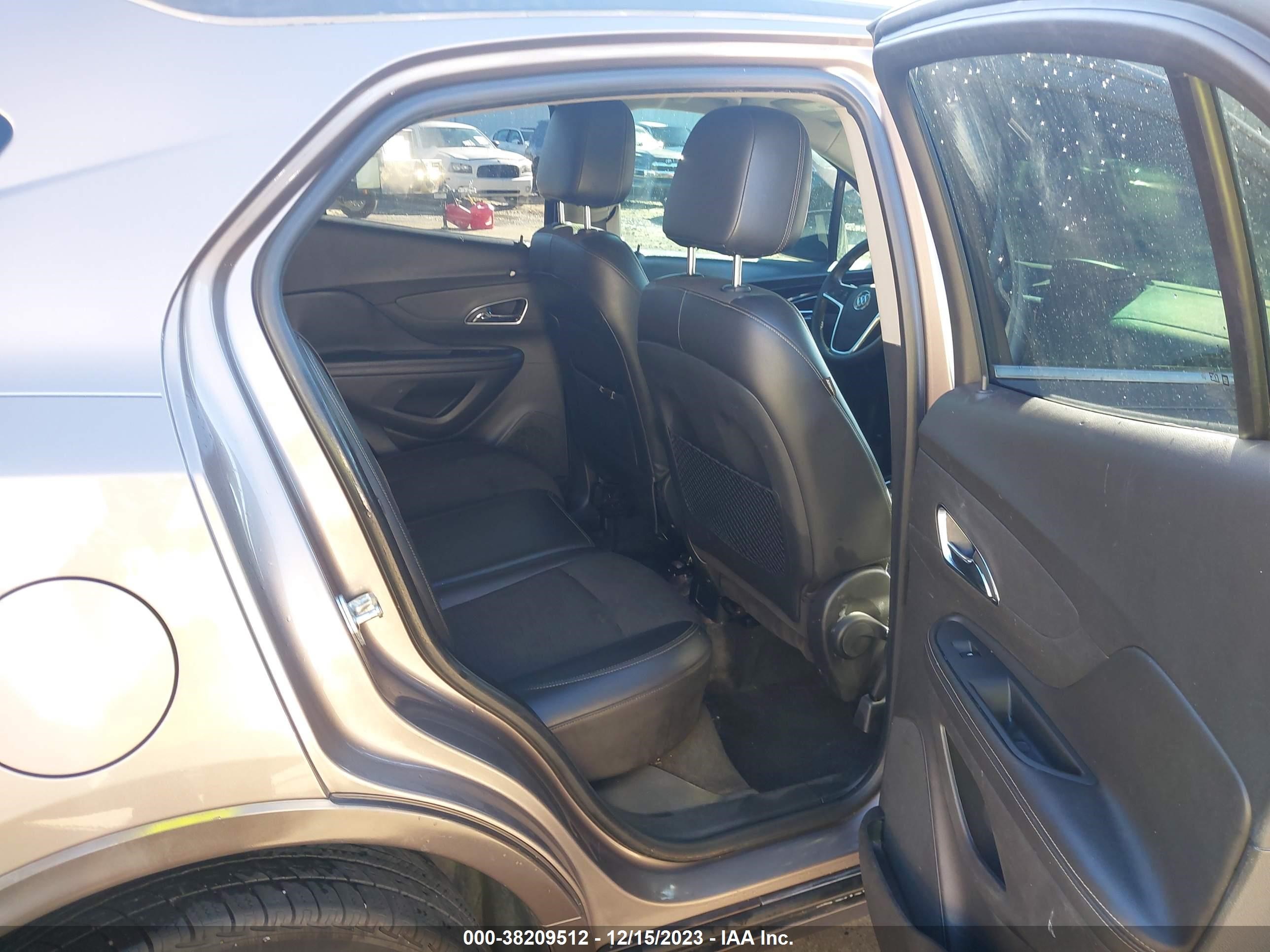 Photo 7 VIN: KL4CJASBXFB128414 - BUICK ENCORE 