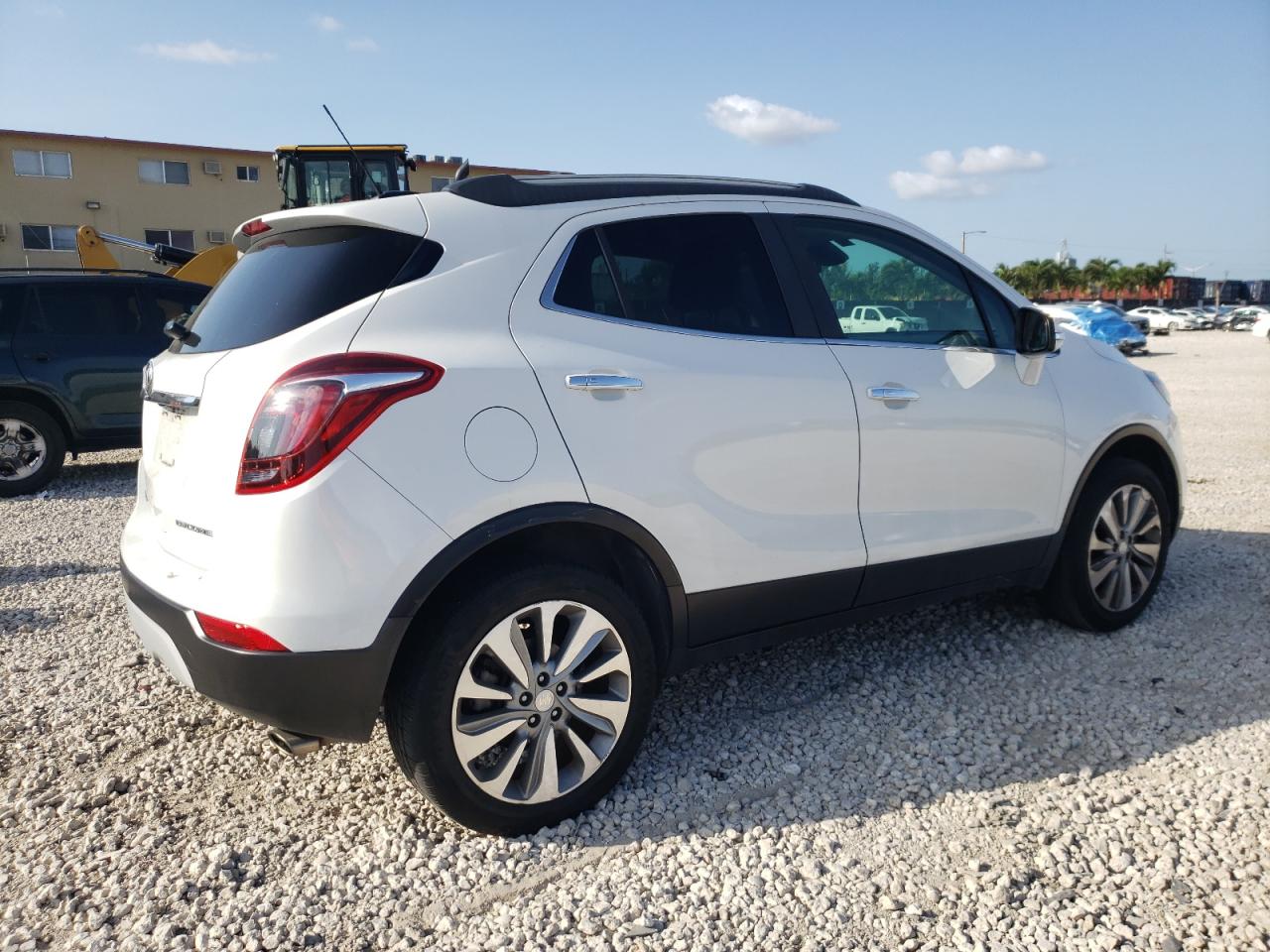 Photo 2 VIN: KL4CJASBXJB573650 - BUICK ENCORE 