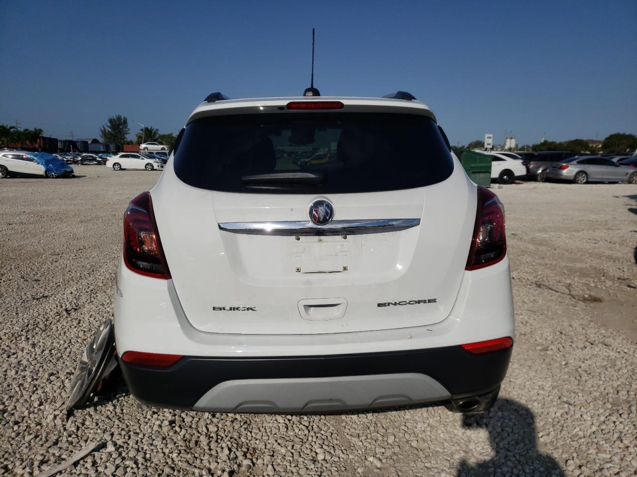 Photo 5 VIN: KL4CJASBXJB573650 - BUICK ENCORE 