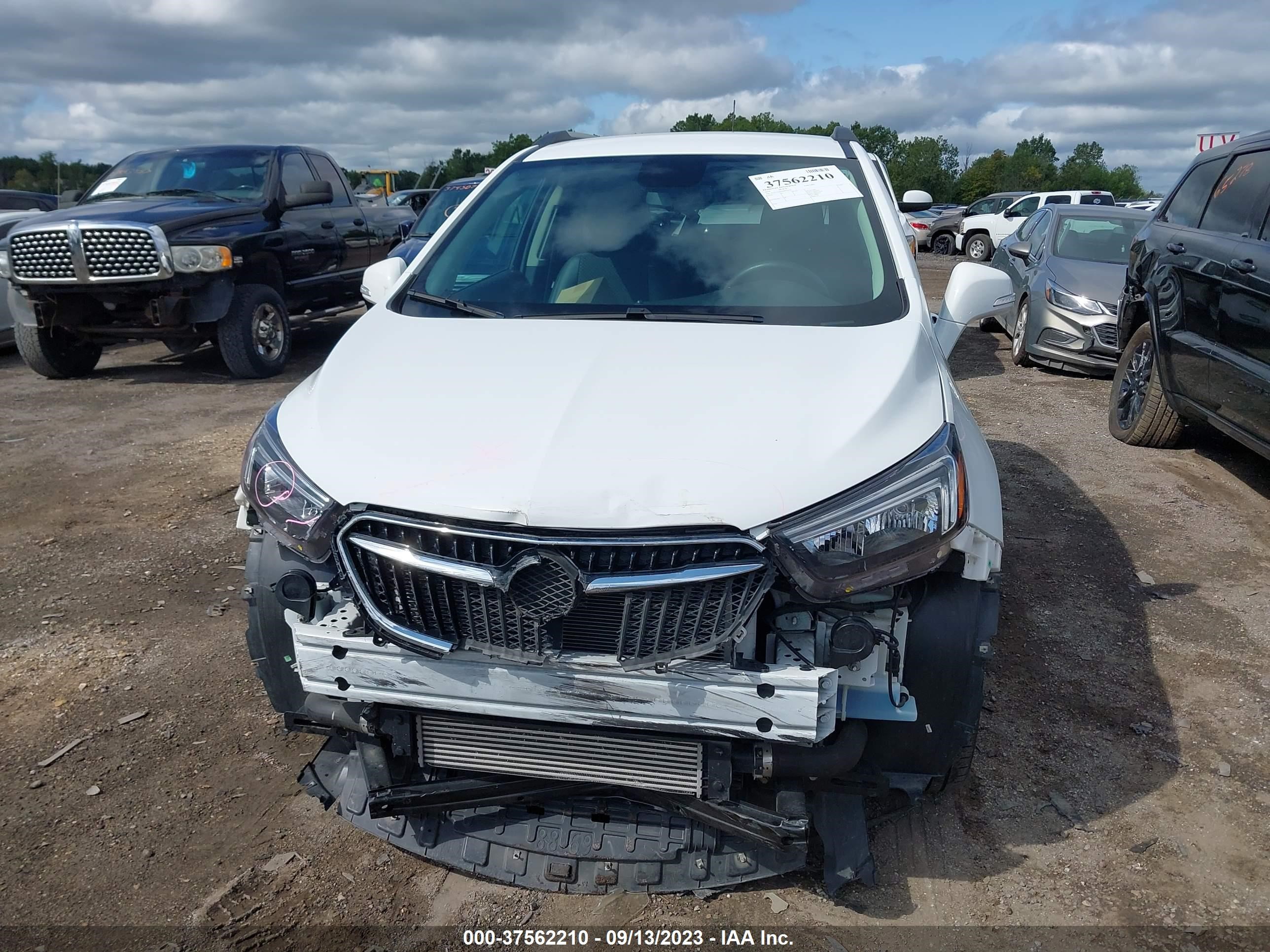 Photo 11 VIN: KL4CJASBXKB861458 - BUICK ENCORE 