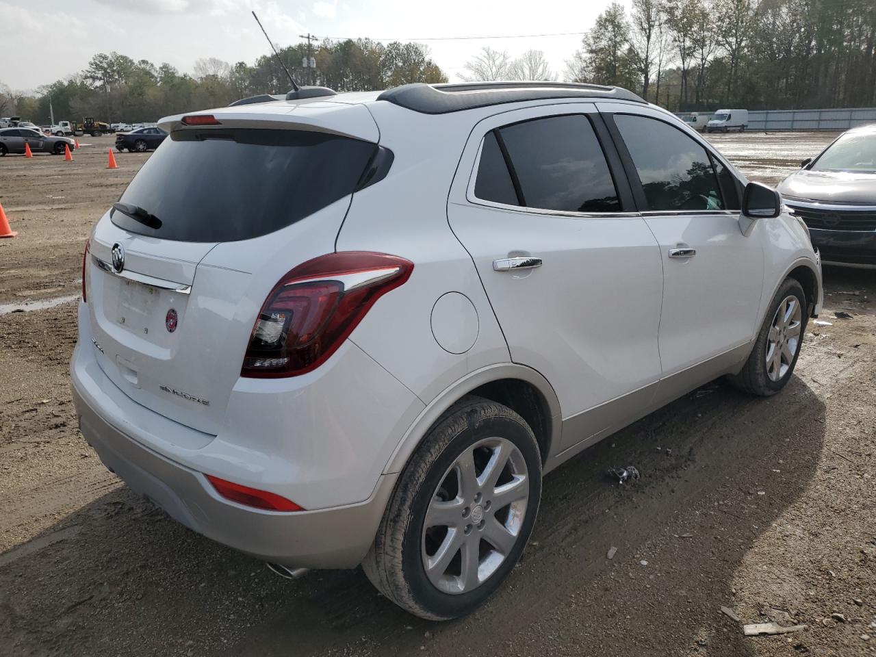 Photo 2 VIN: KL4CJBSB9JB642687 - BUICK ENCORE 