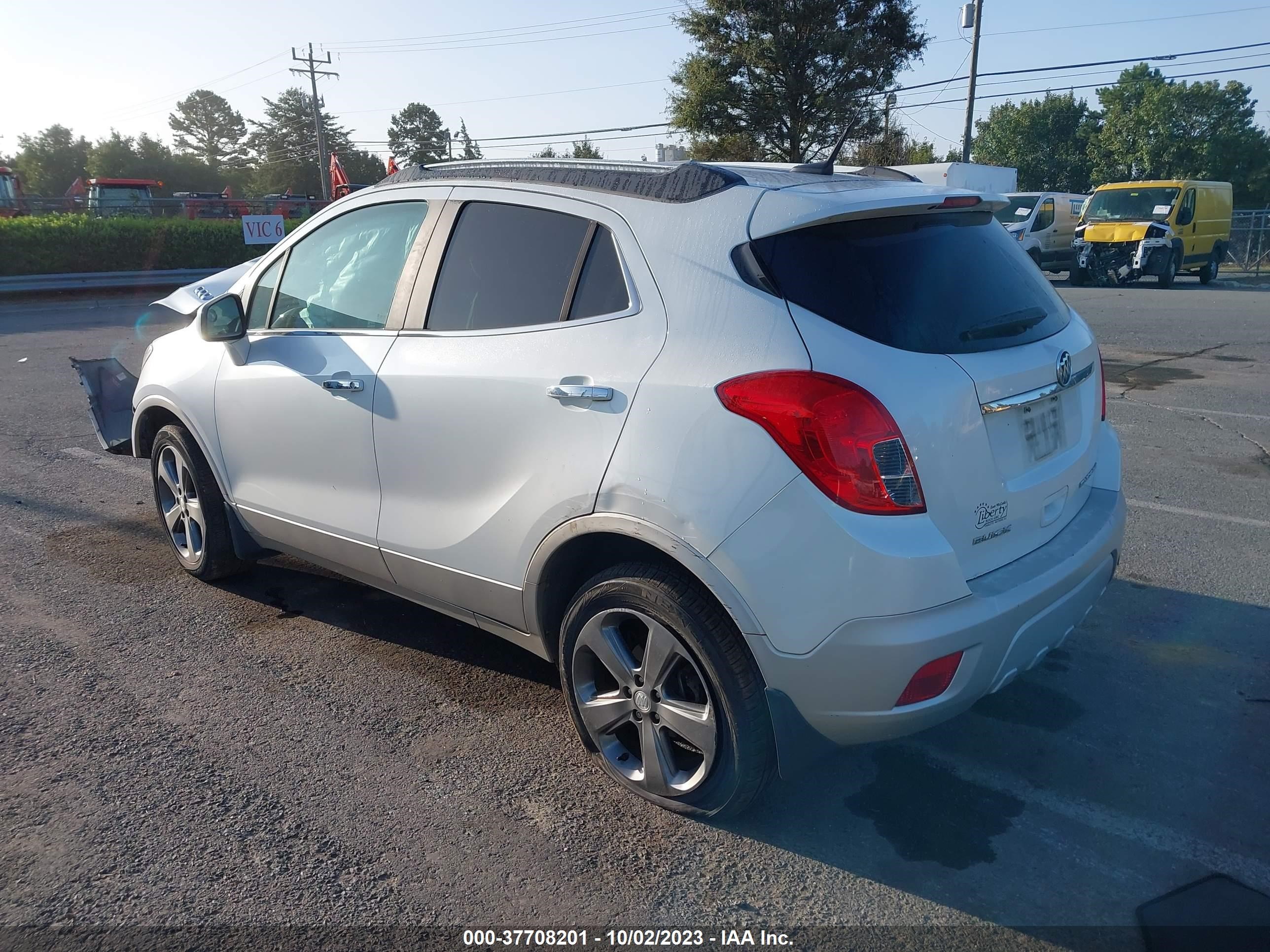 Photo 2 VIN: KL4CJBSBXDB197977 - BUICK ENCORE 