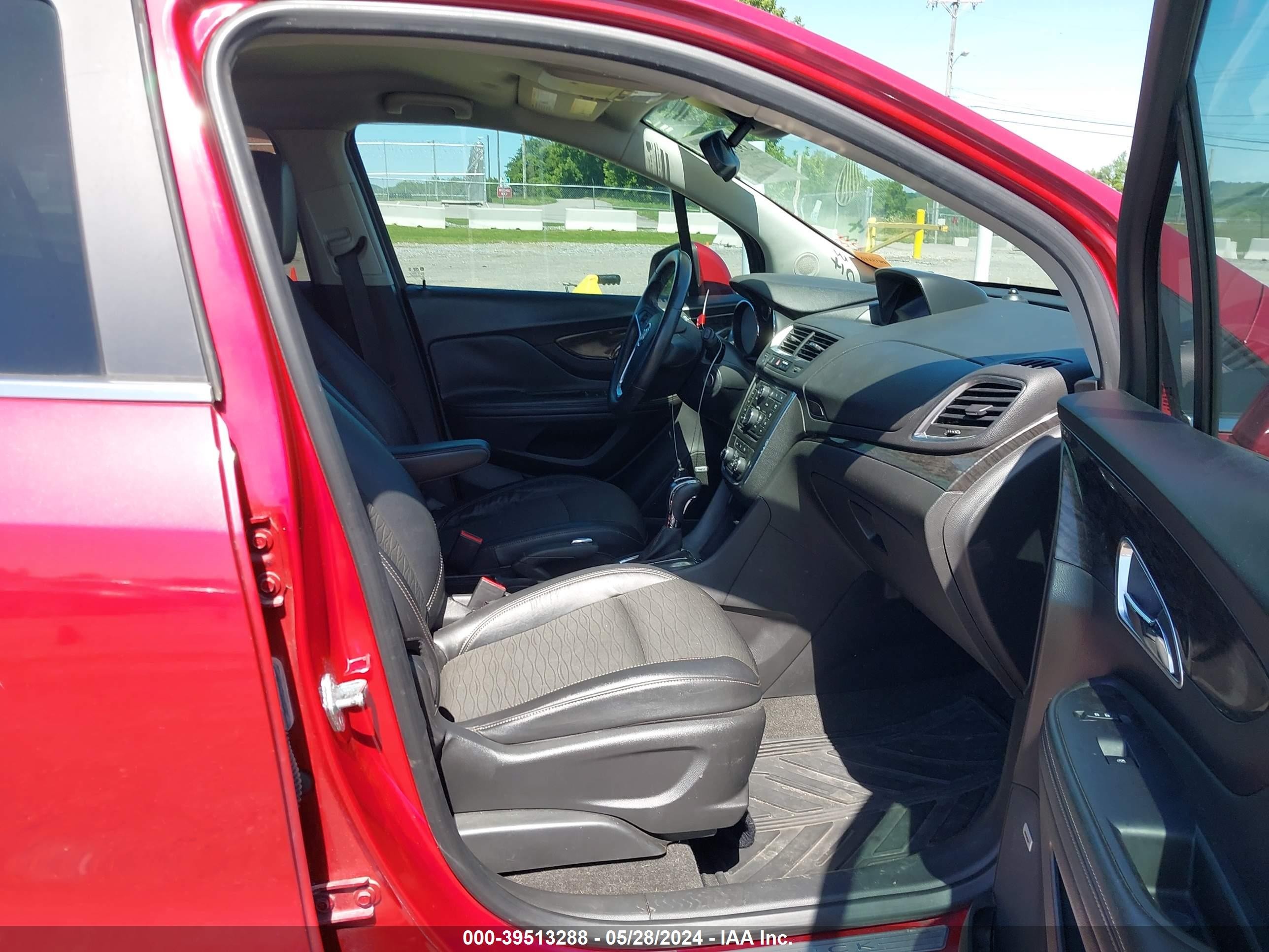 Photo 4 VIN: KL4CJBSBXGB579754 - BUICK ENCORE 