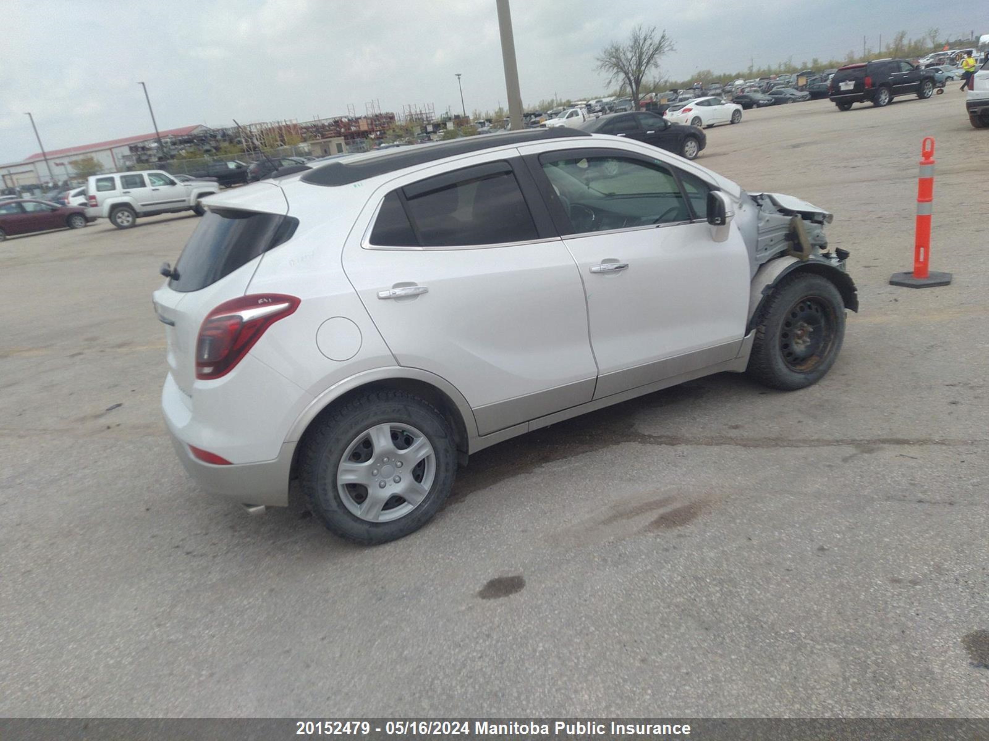 Photo 3 VIN: KL4CJBSMXHB015573 - BUICK ENCORE 