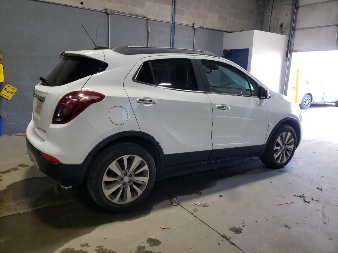 Photo 2 VIN: KL4CJCSB8HB010456 - BUICK ENCORE 