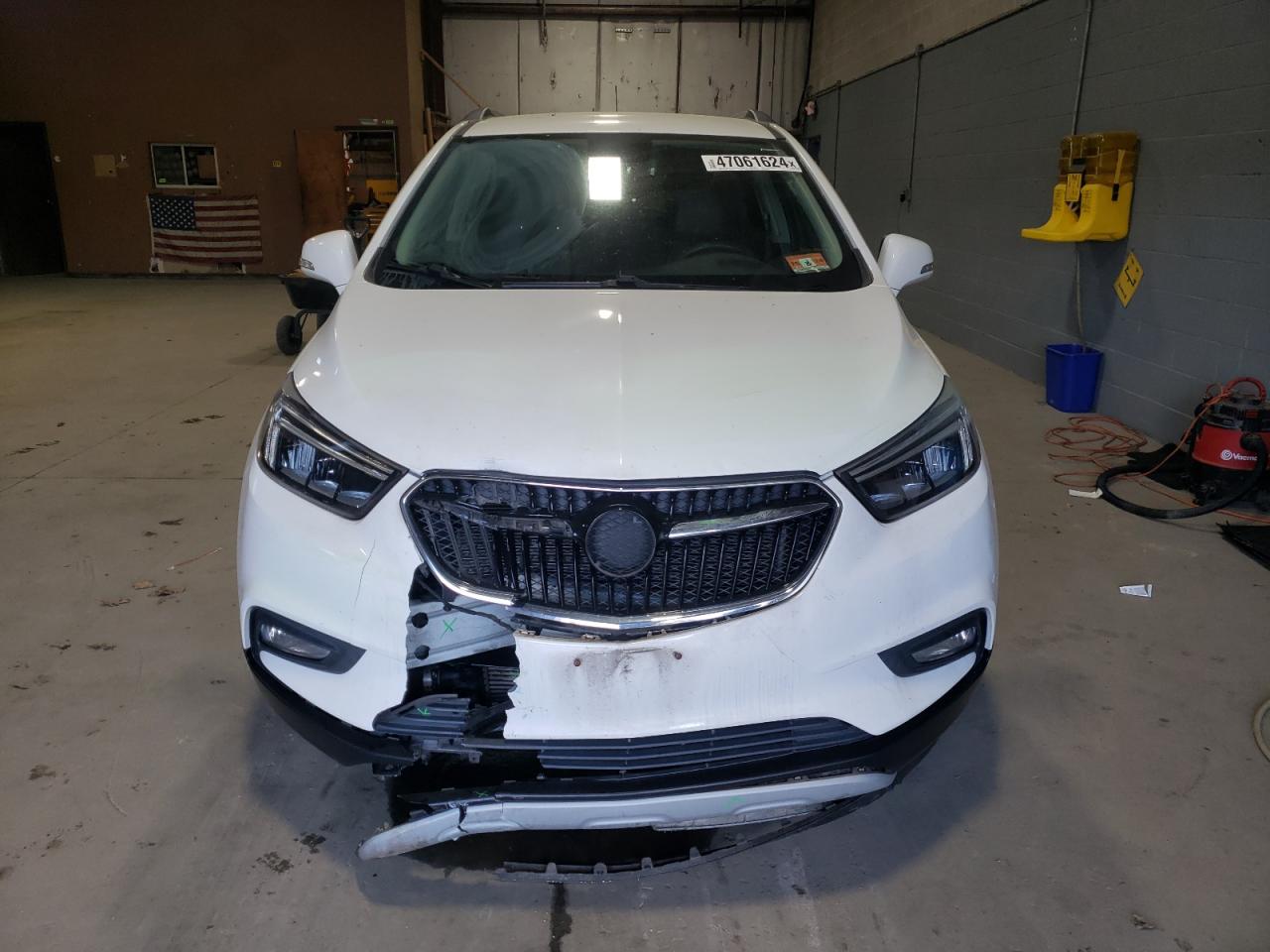 Photo 4 VIN: KL4CJCSB8HB010456 - BUICK ENCORE 