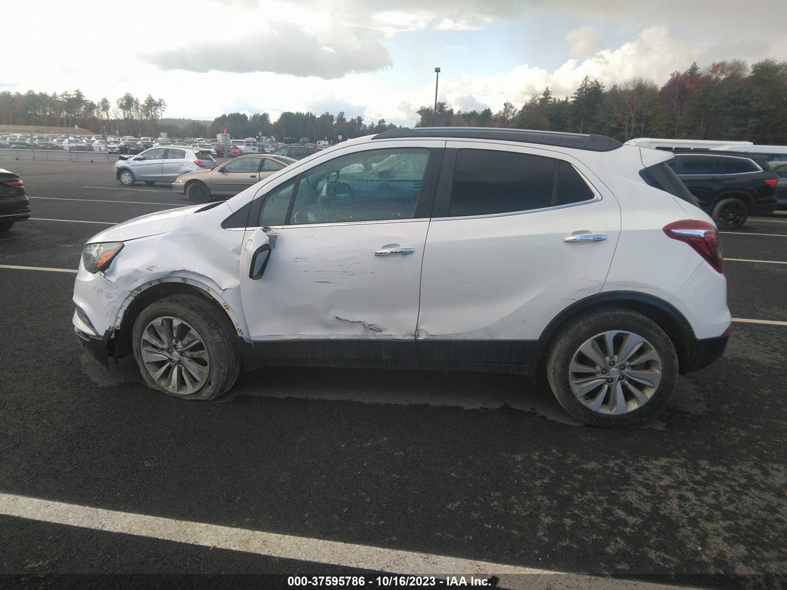 Photo 13 VIN: KL4CJESB3JB665609 - BUICK ENCORE 