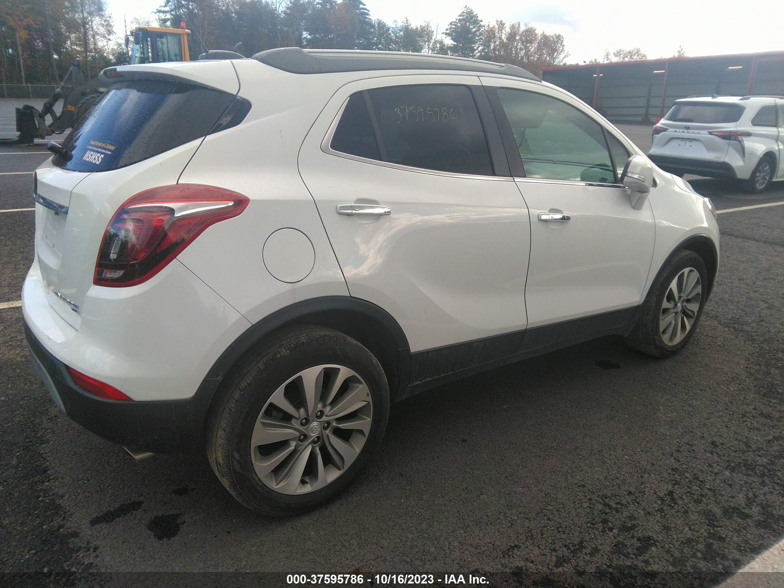 Photo 3 VIN: KL4CJESB3JB665609 - BUICK ENCORE 