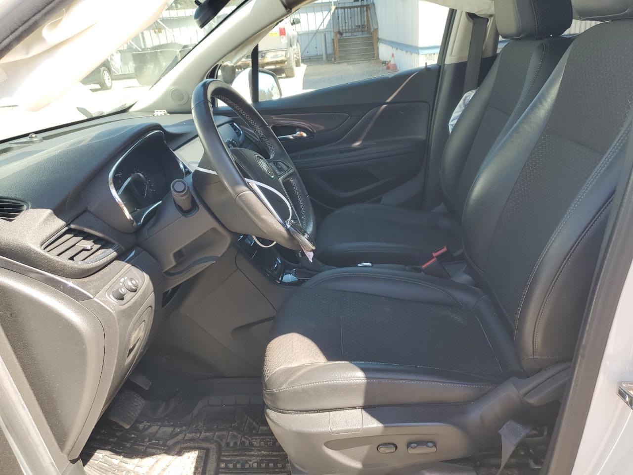 Photo 6 VIN: KL4CJESB6HB233946 - BUICK ENCORE 