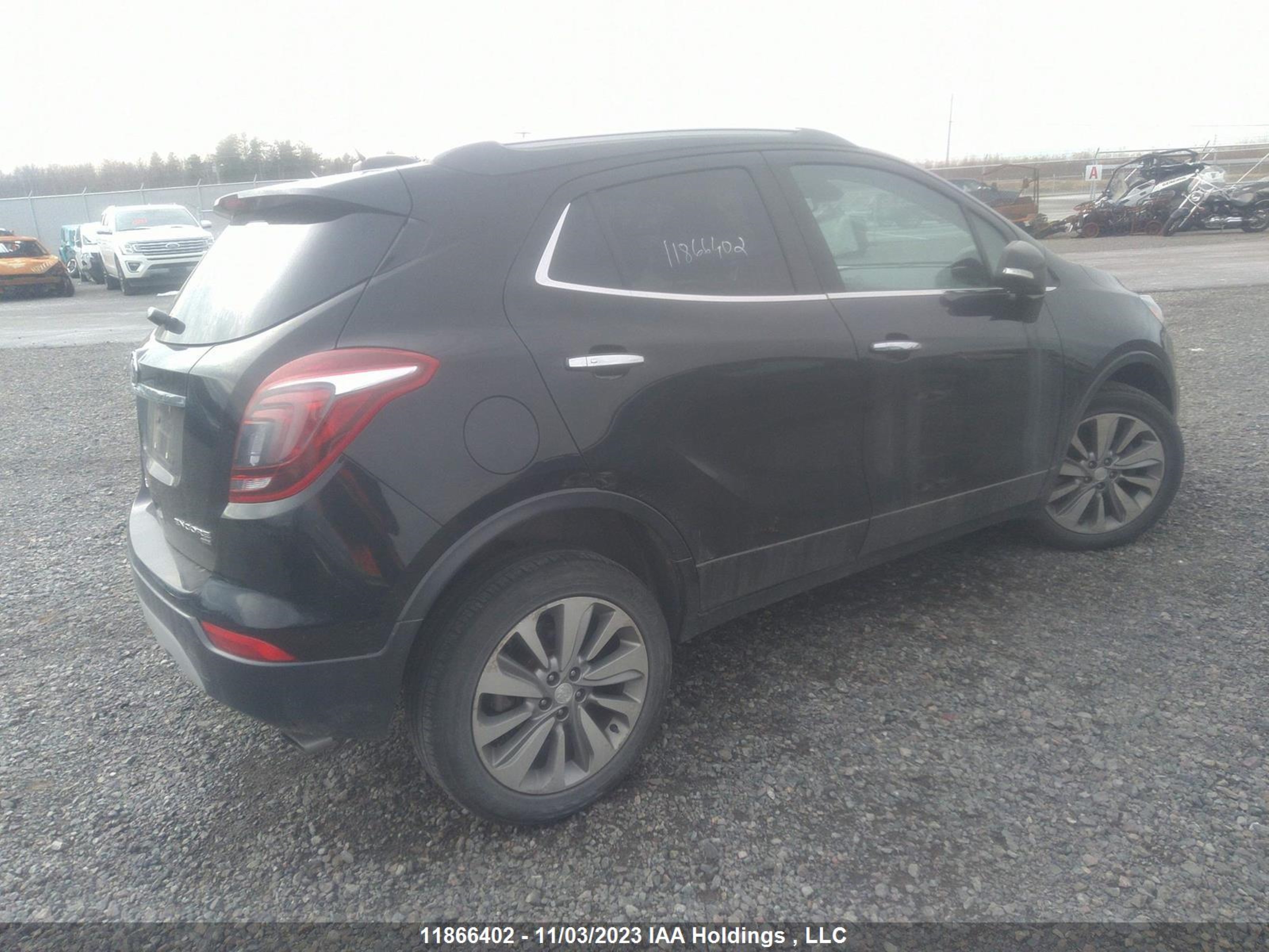 Photo 3 VIN: KL4CJESBXJB687638 - BUICK ENCORE 