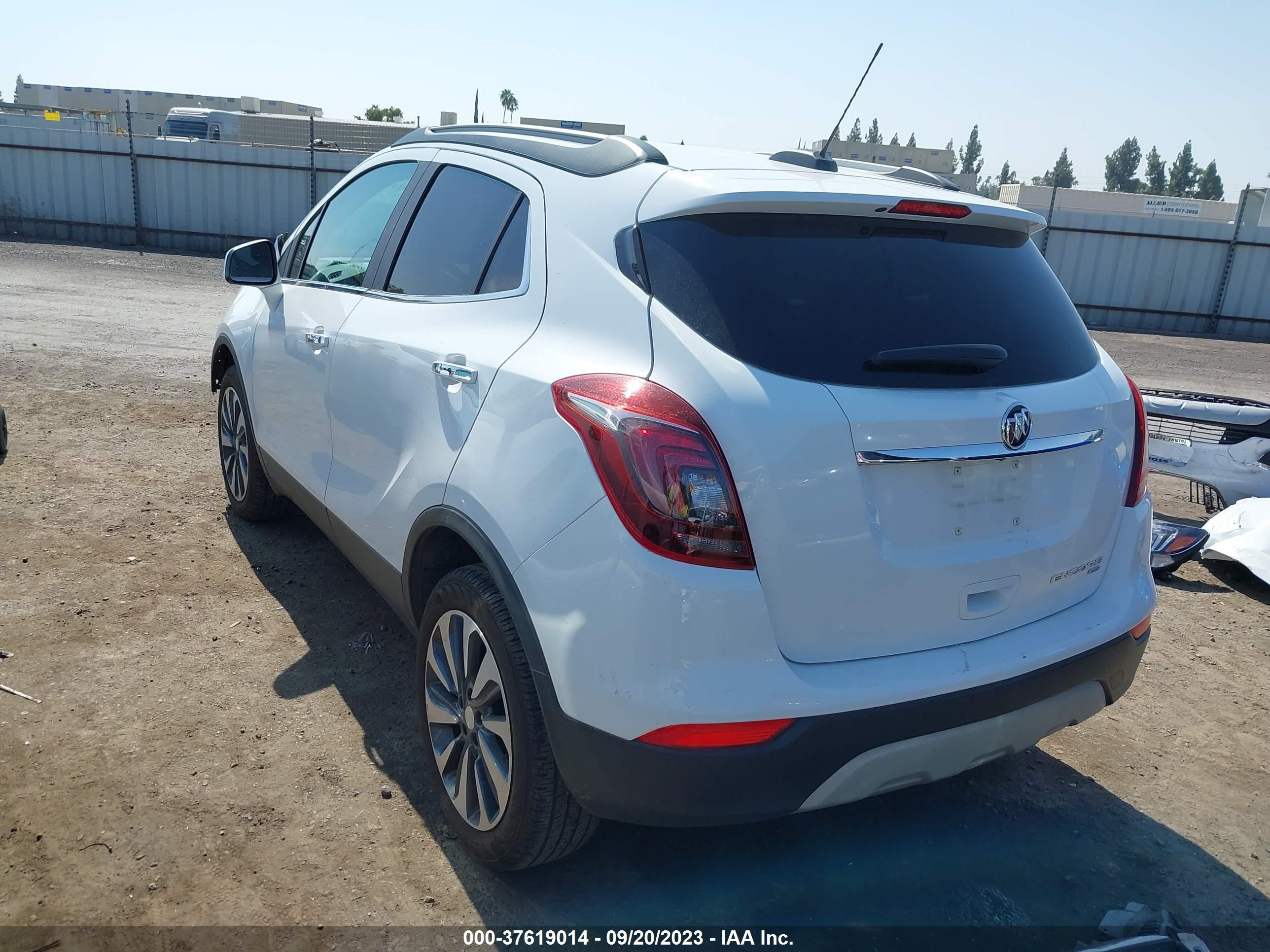 Photo 2 VIN: KL4CJESM6NB511984 - BUICK ENCORE 