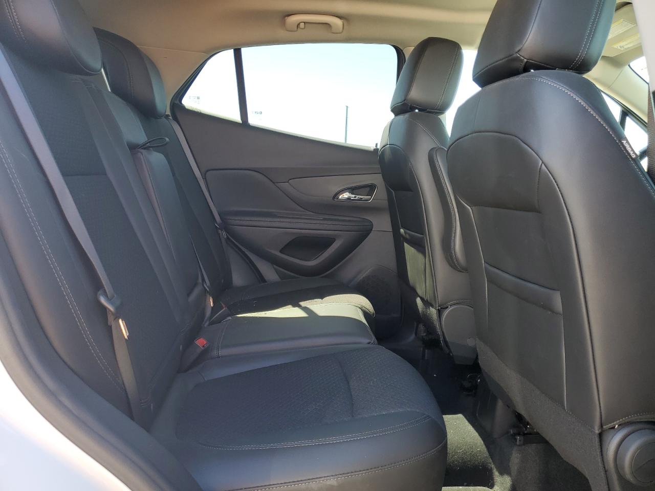 Photo 9 VIN: KL4CJESM9NB500543 - BUICK ENCORE 