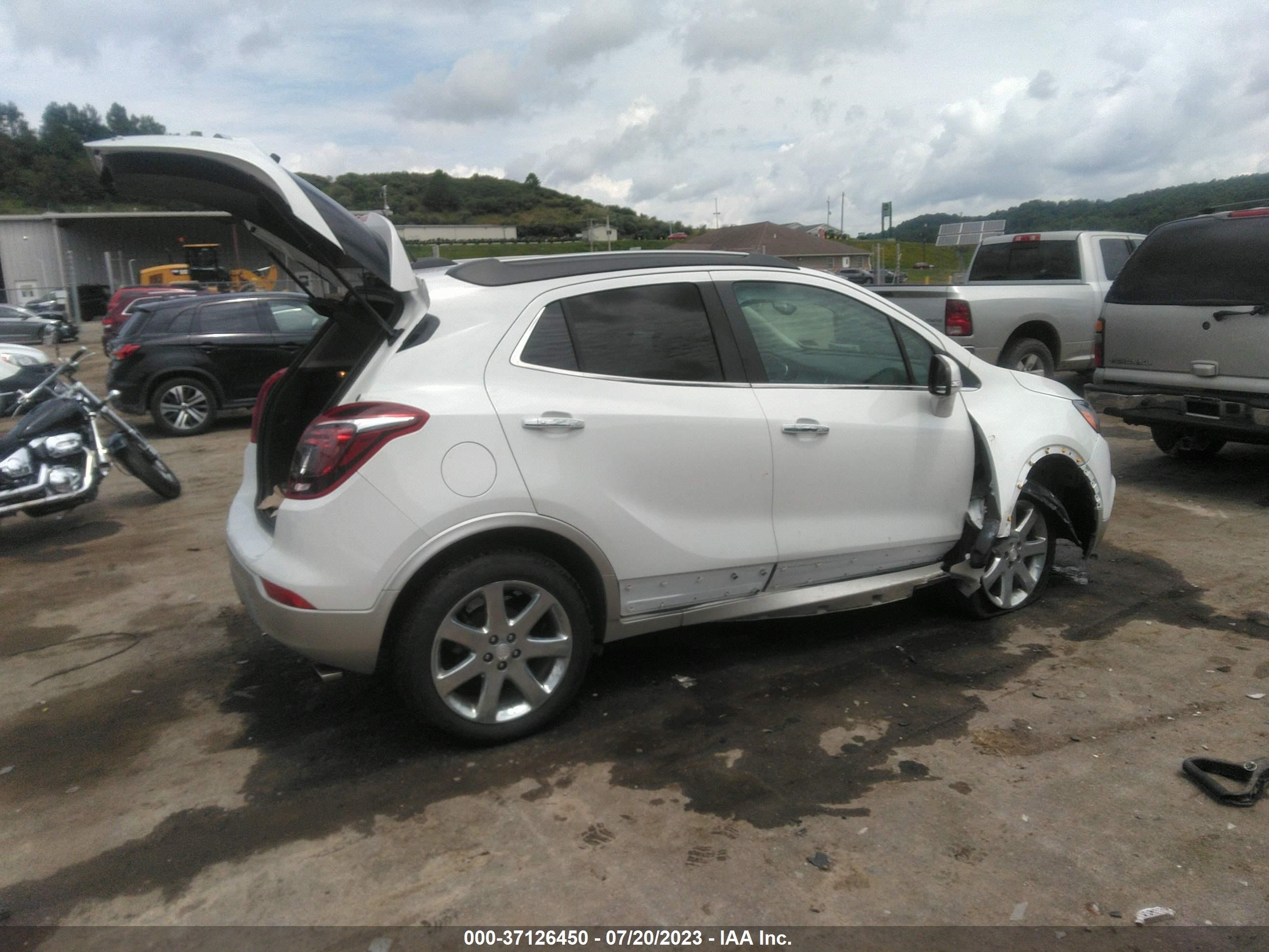 Photo 3 VIN: KL4CJGSB0HB223764 - BUICK ENCORE 