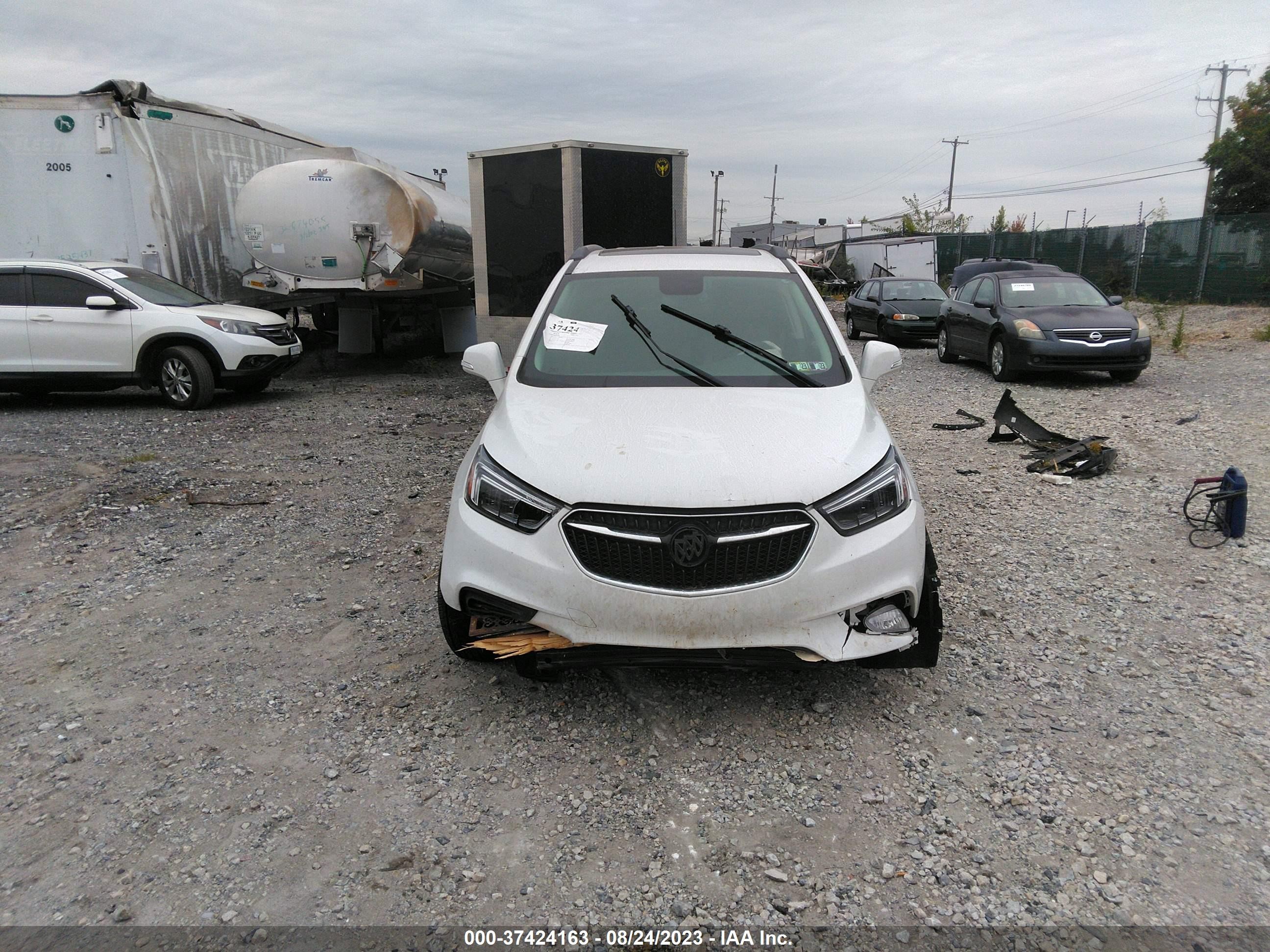 Photo 12 VIN: KL4CJGSBXJB688784 - BUICK ENCORE 