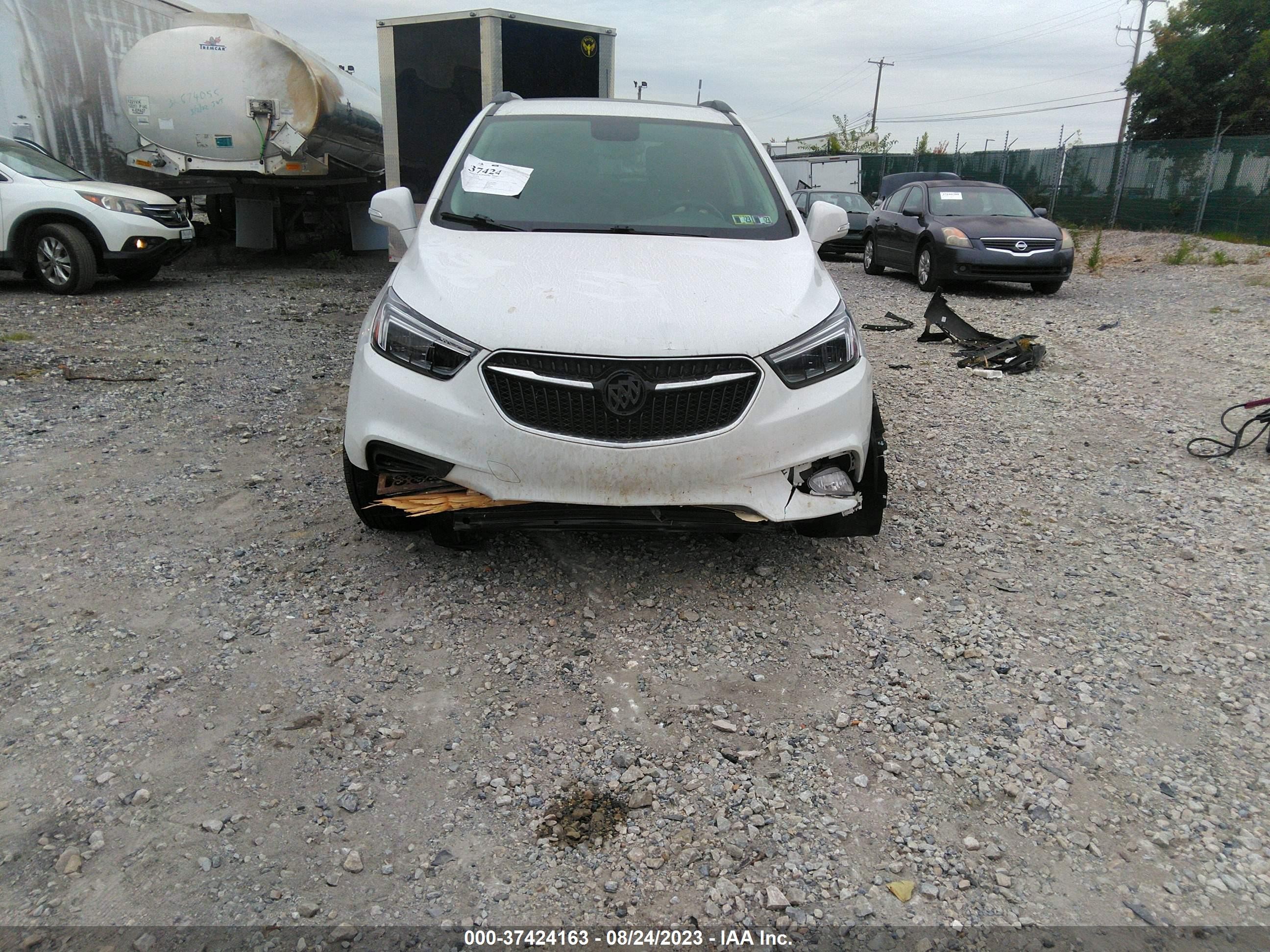 Photo 5 VIN: KL4CJGSBXJB688784 - BUICK ENCORE 