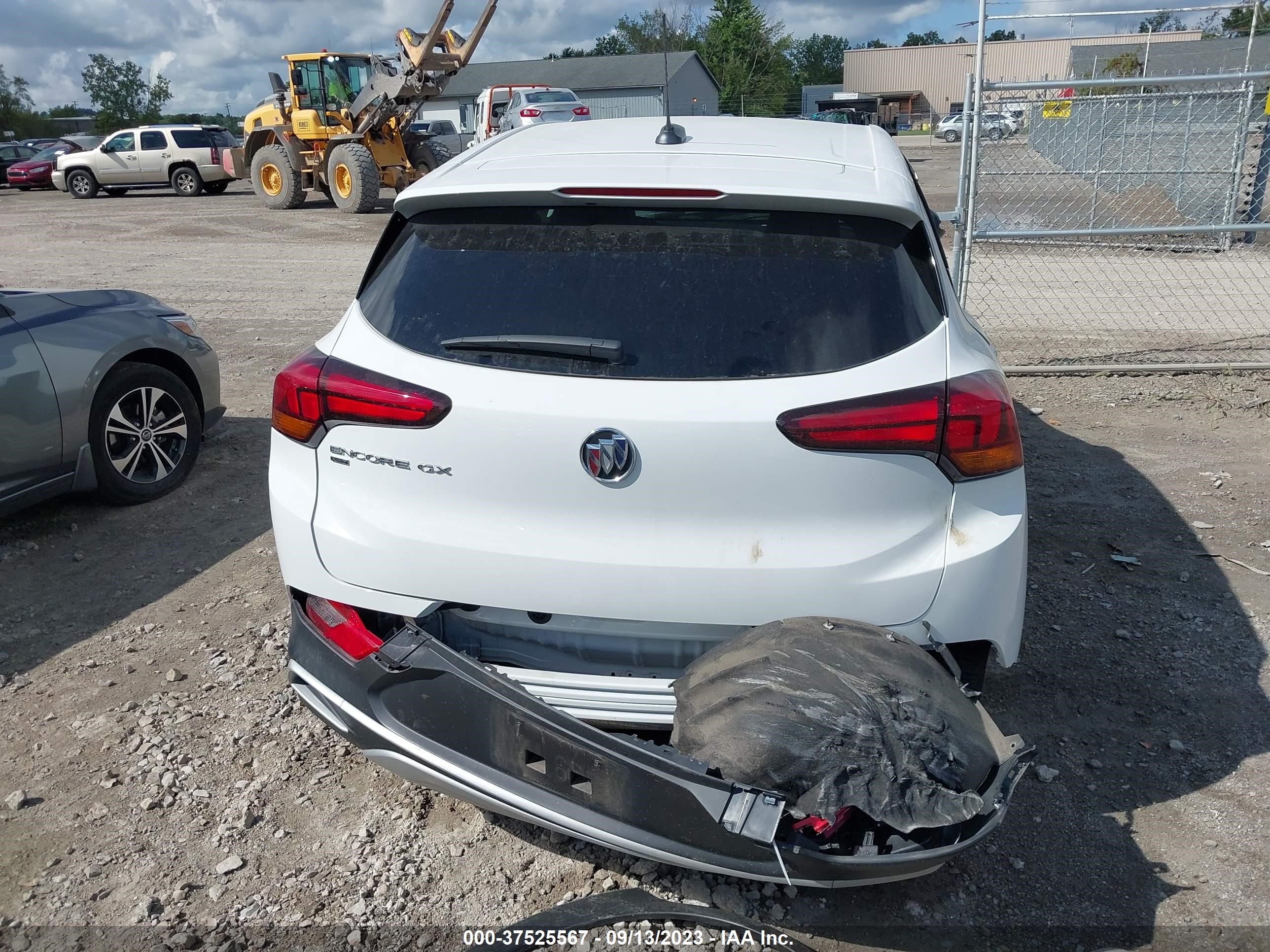 Photo 15 VIN: KL4MMCSL5NB127461 - BUICK ENCORE GX 