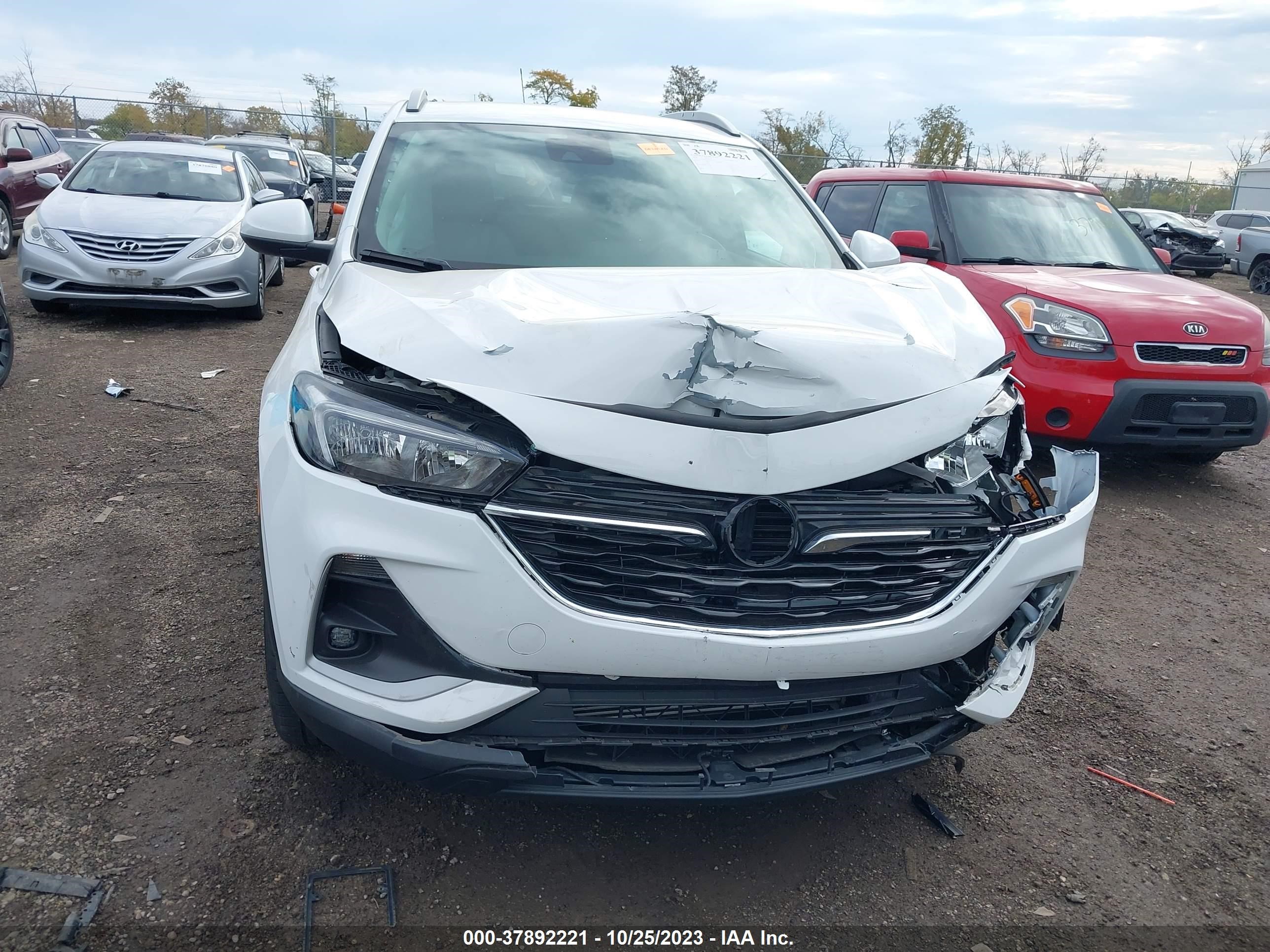 Photo 11 VIN: KL4MMDSLXLB121593 - BUICK ENCORE GX 