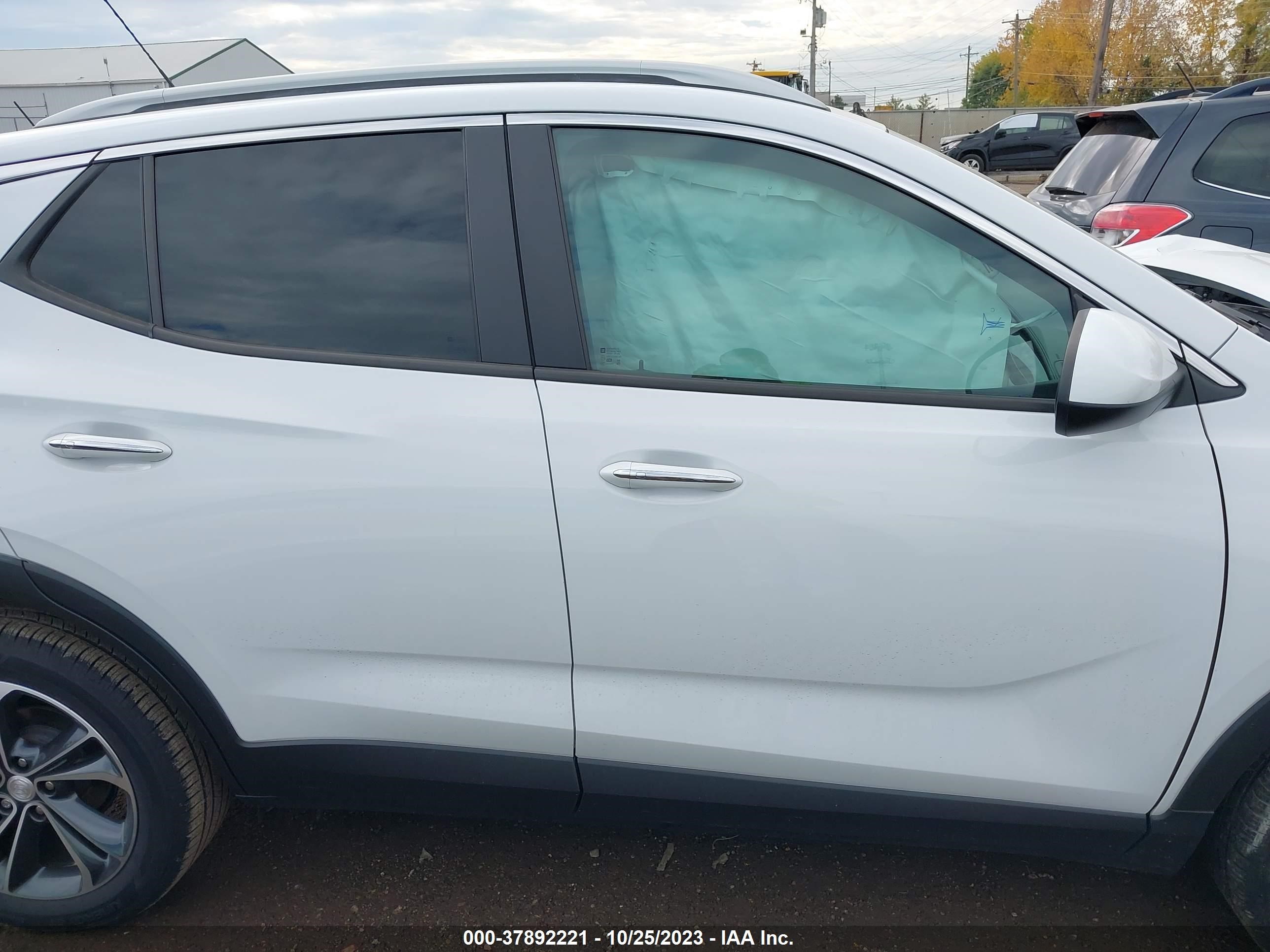 Photo 12 VIN: KL4MMDSLXLB121593 - BUICK ENCORE GX 